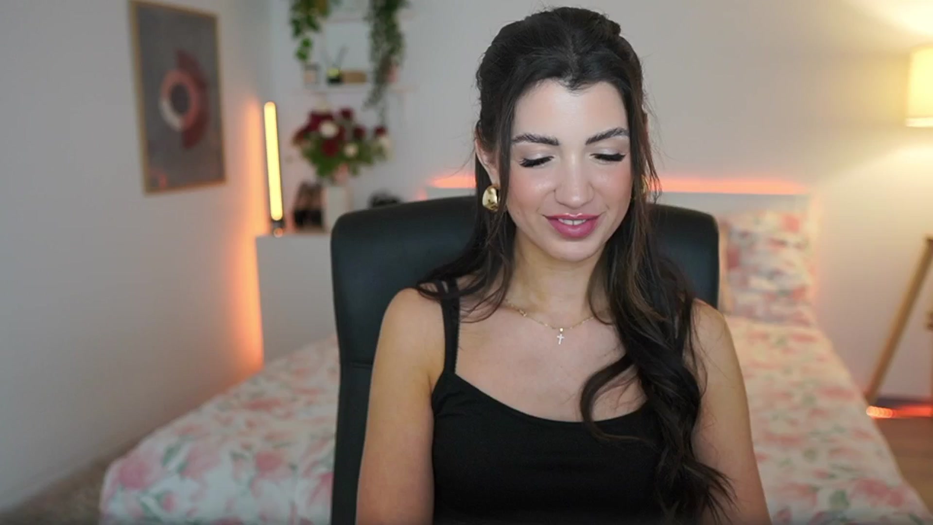 Gallery image thumbnail from Julia_Roca's myfreecams stream on, 03/14/2025, 20:20 image 12 of 20