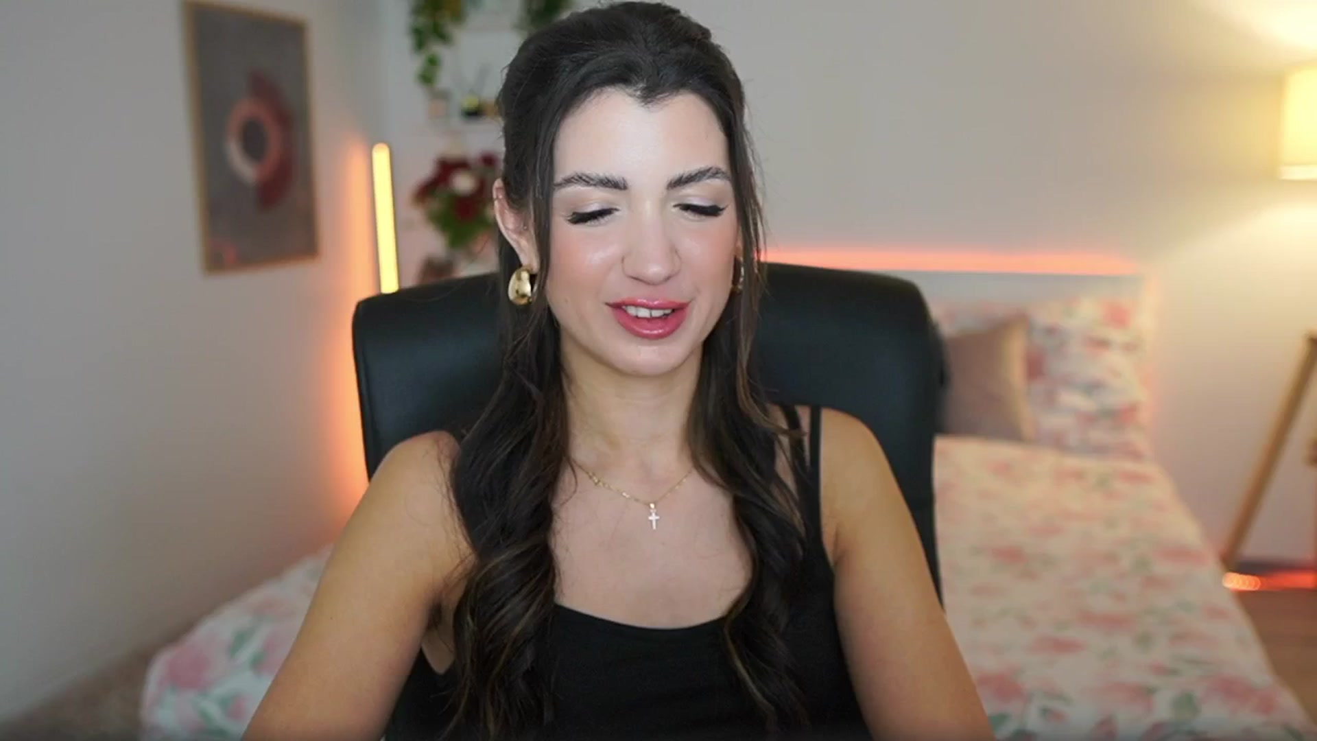 Gallery image thumbnail from Julia_Roca's myfreecams stream on, 03/14/2025, 20:20 image 3 of 20