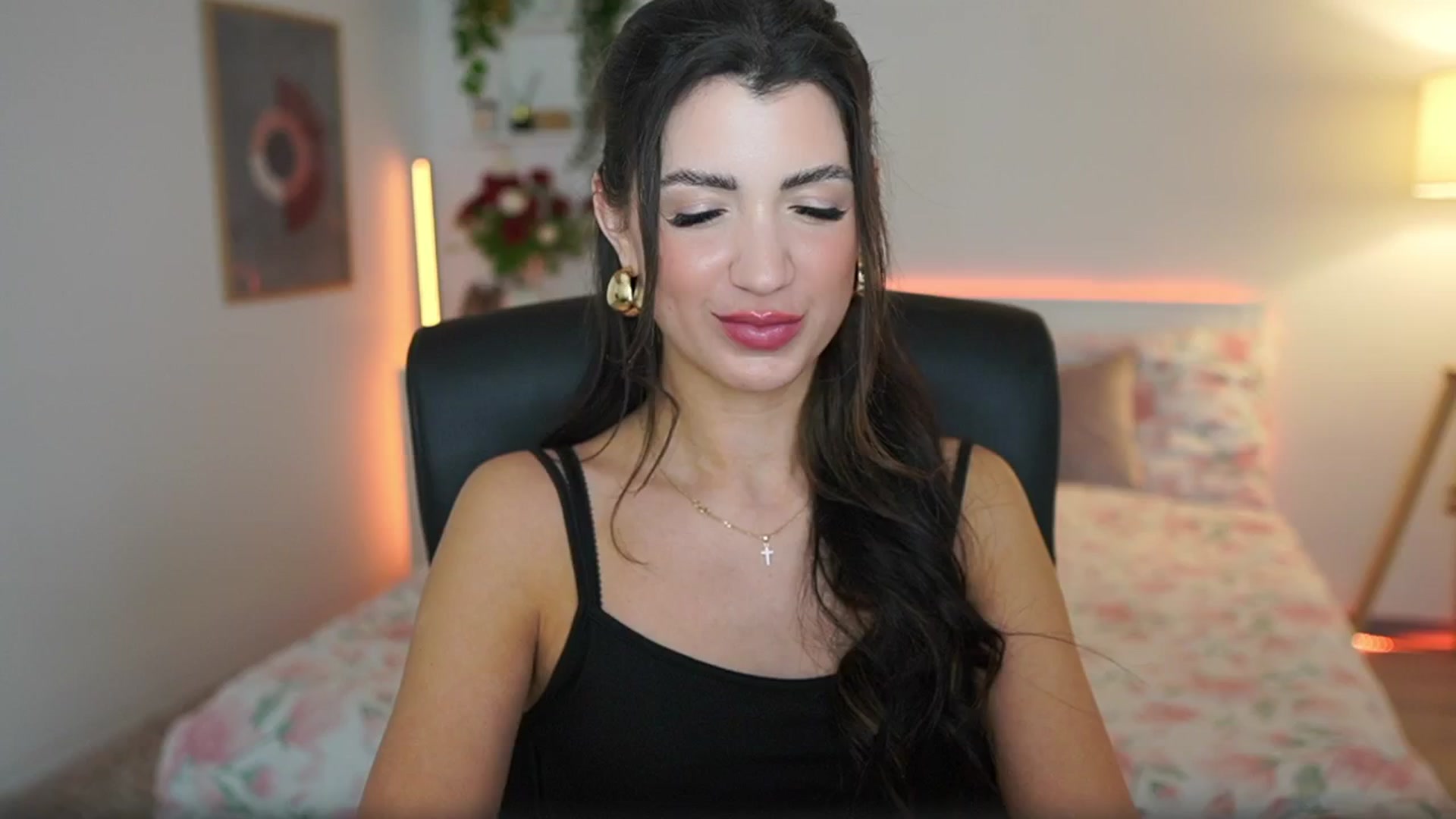 Gallery image thumbnail from Julia_Roca's myfreecams stream on, 03/14/2025, 20:20 image 7 of 20