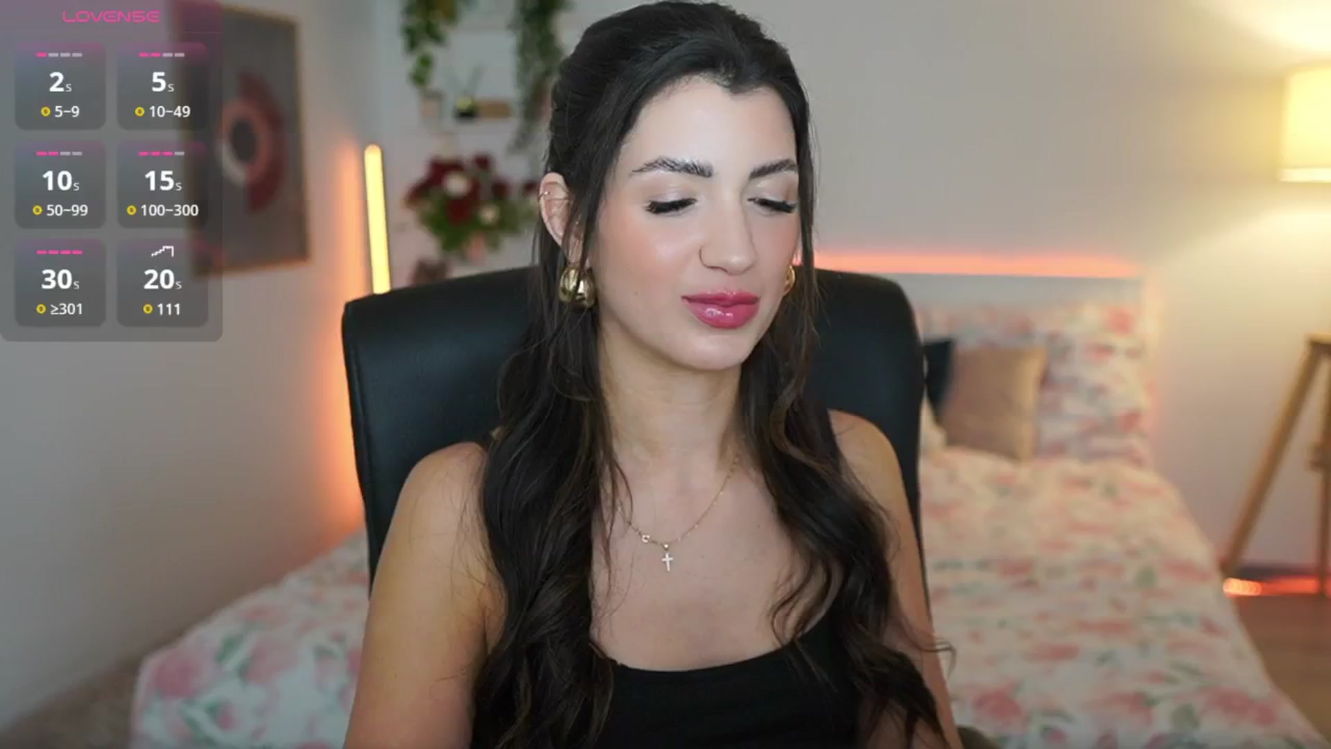Gallery image thumbnail from Julia_Roca's myfreecams stream on, 03/14/2025, 23:03 image 1 of 20