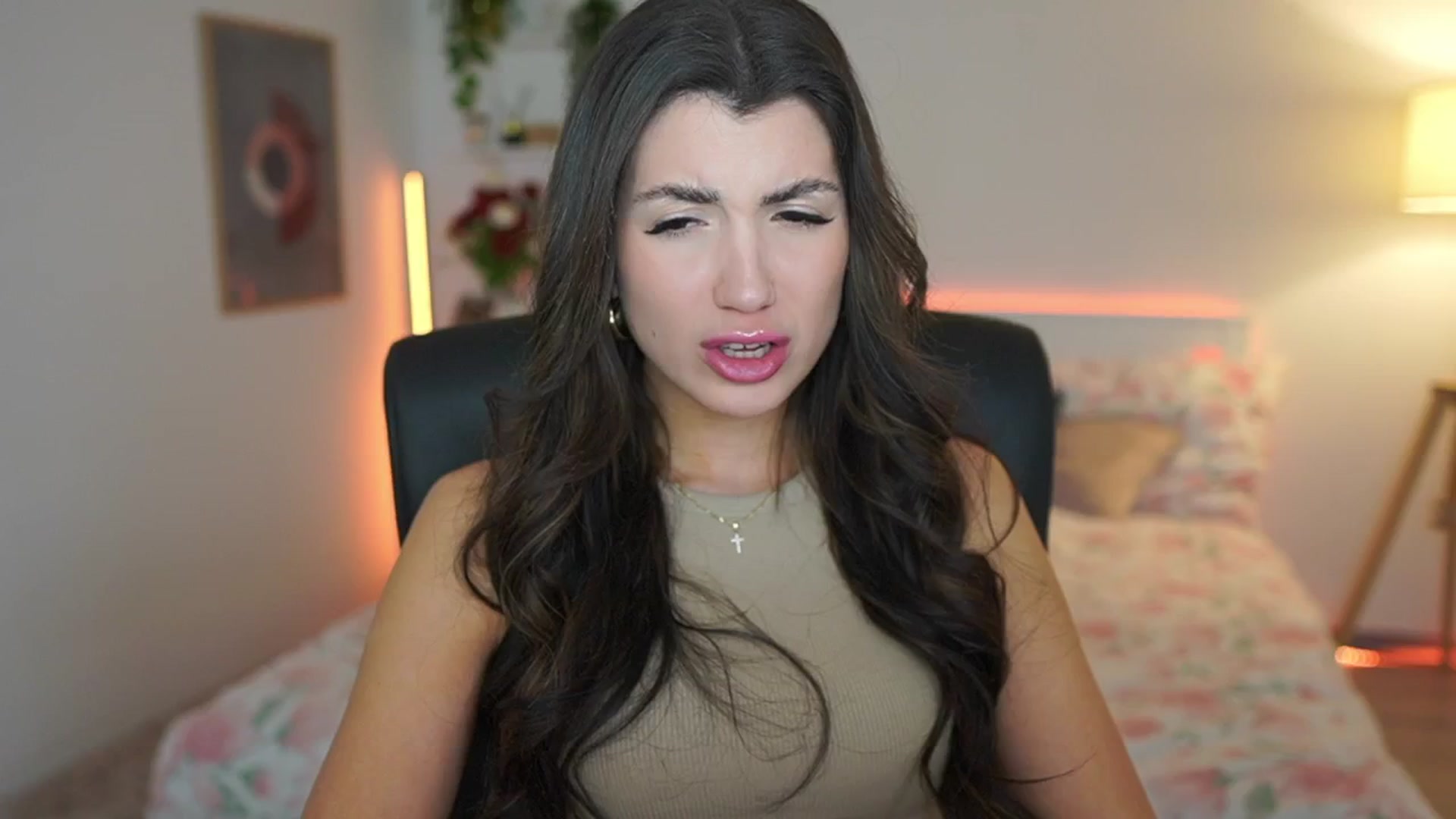 Gallery image thumbnail from Julia_Roca's myfreecams stream on, 03/15/2025, 21:57 image 1 of 20