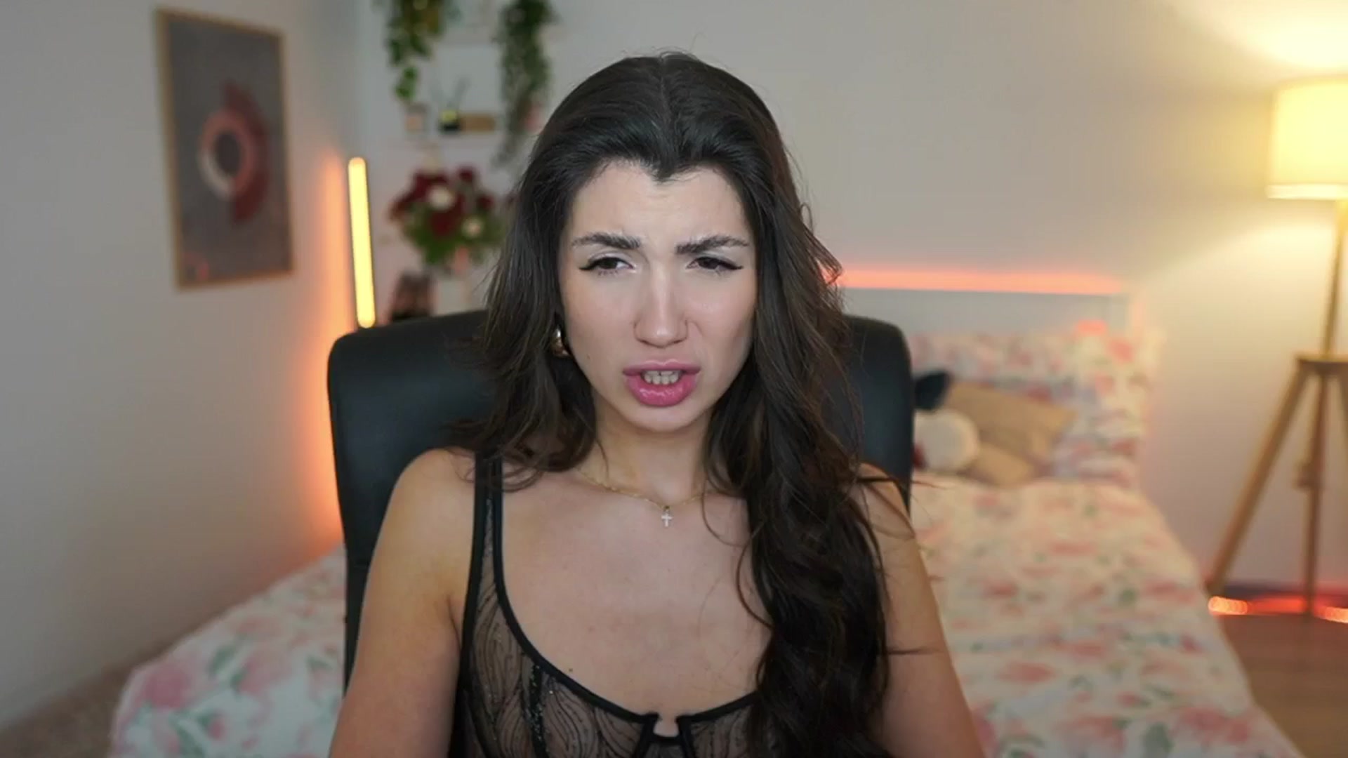 Gallery image thumbnail from Julia_Roca's myfreecams stream on, 03/15/2025, 21:57 image 15 of 20