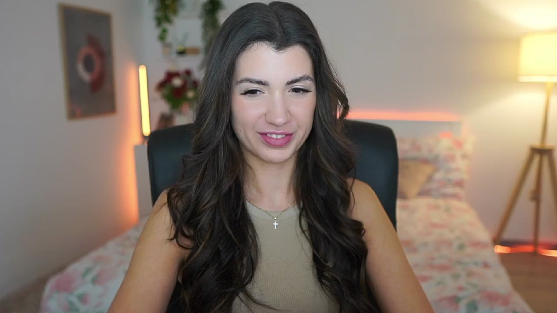 Gallery image thumbnail from Julia_Roca's myfreecams stream on, 03/15/2025, 21:57 image 3 of 20