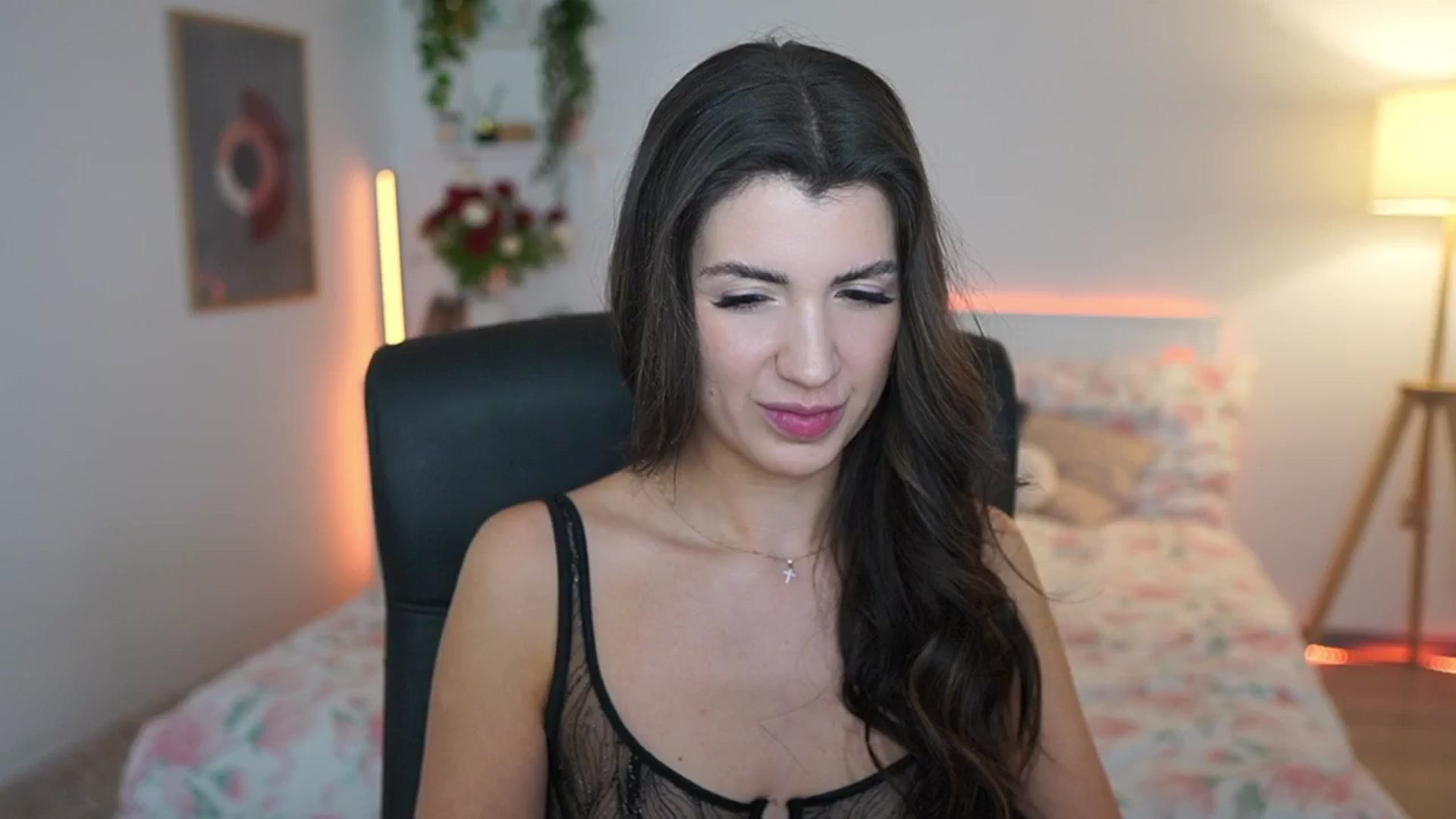 Gallery image thumbnail from Julia_Roca's myfreecams stream on, 03/15/2025, 21:57 image 17 of 20