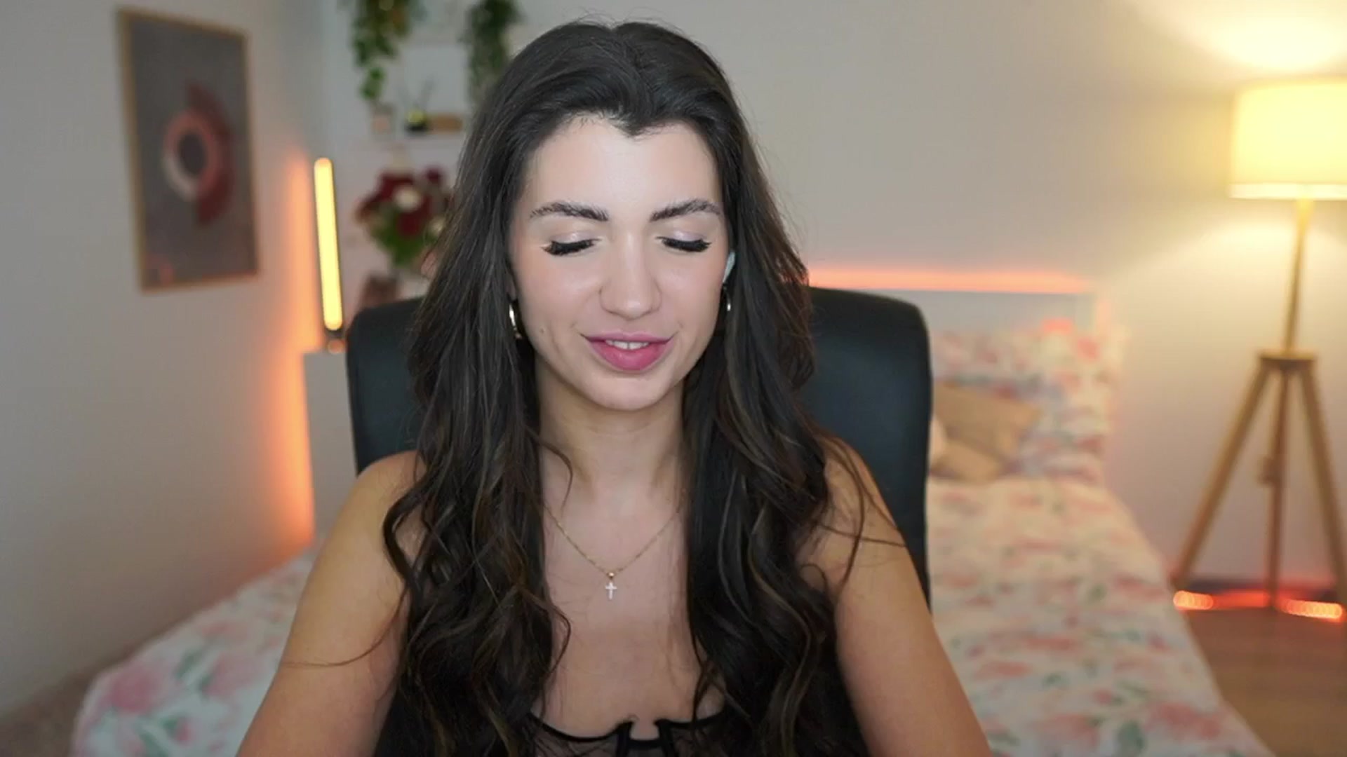 Gallery image thumbnail from Julia_Roca's myfreecams stream on, 03/15/2025, 22:11 image 9 of 20