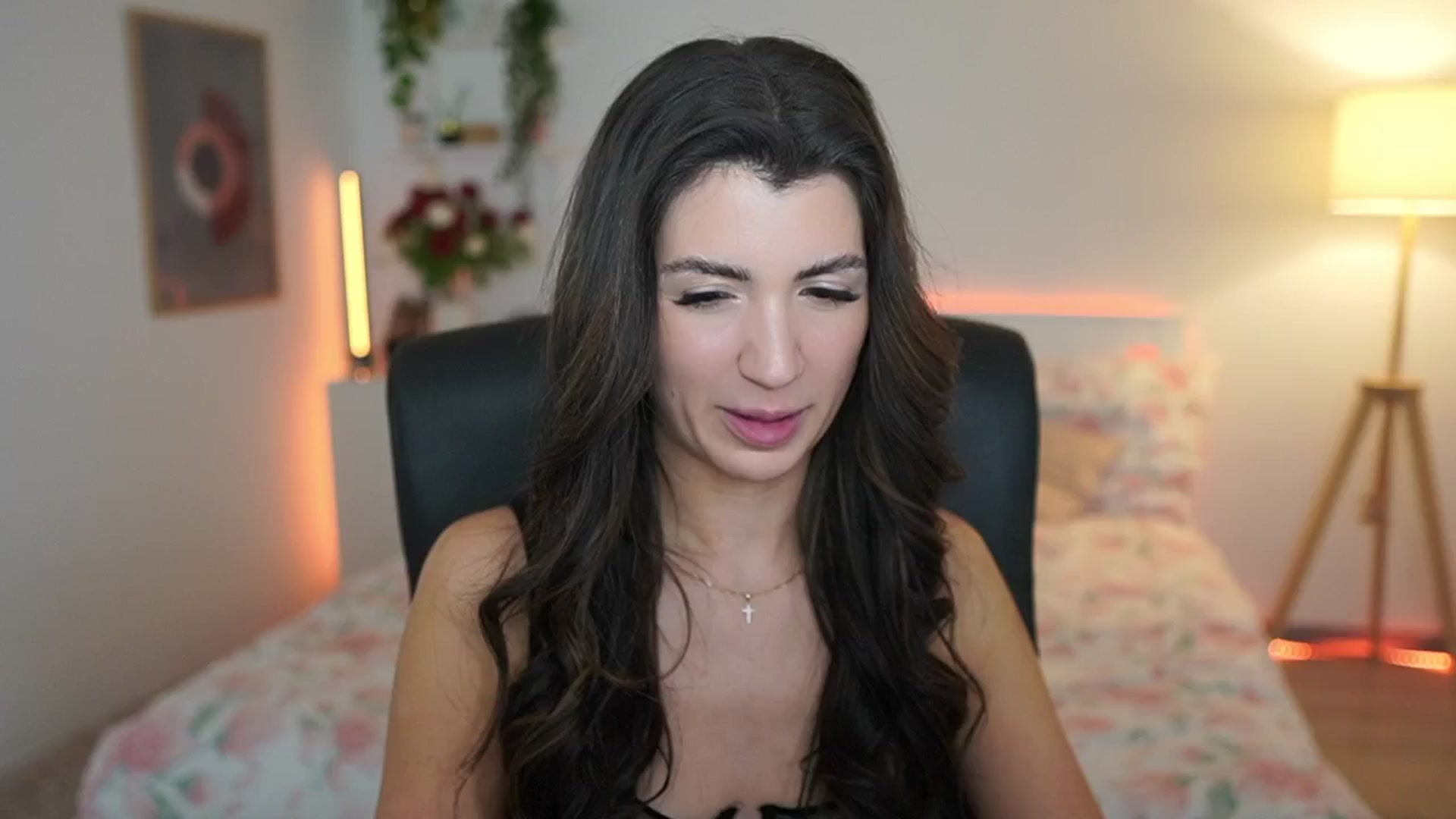 Gallery image thumbnail from Julia_Roca's myfreecams stream on, 03/15/2025, 22:11 image 4 of 20