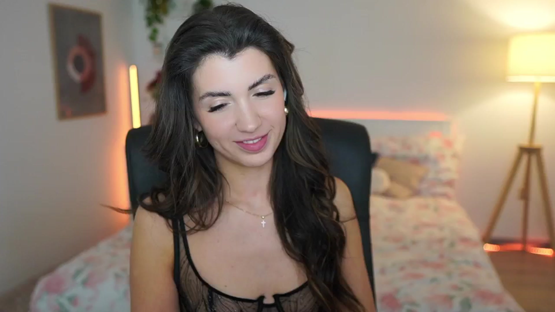 Gallery image thumbnail from Julia_Roca's myfreecams stream on, 03/15/2025, 22:11 image 19 of 20