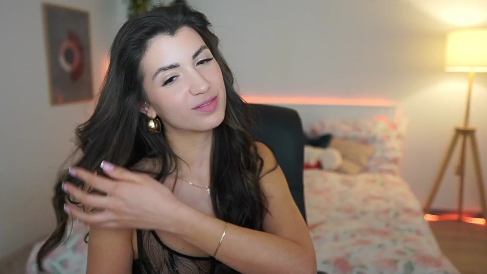 Gallery image thumbnail from Julia_Roca's myfreecams stream on, 03/15/2025, 22:11 image 20 of 20