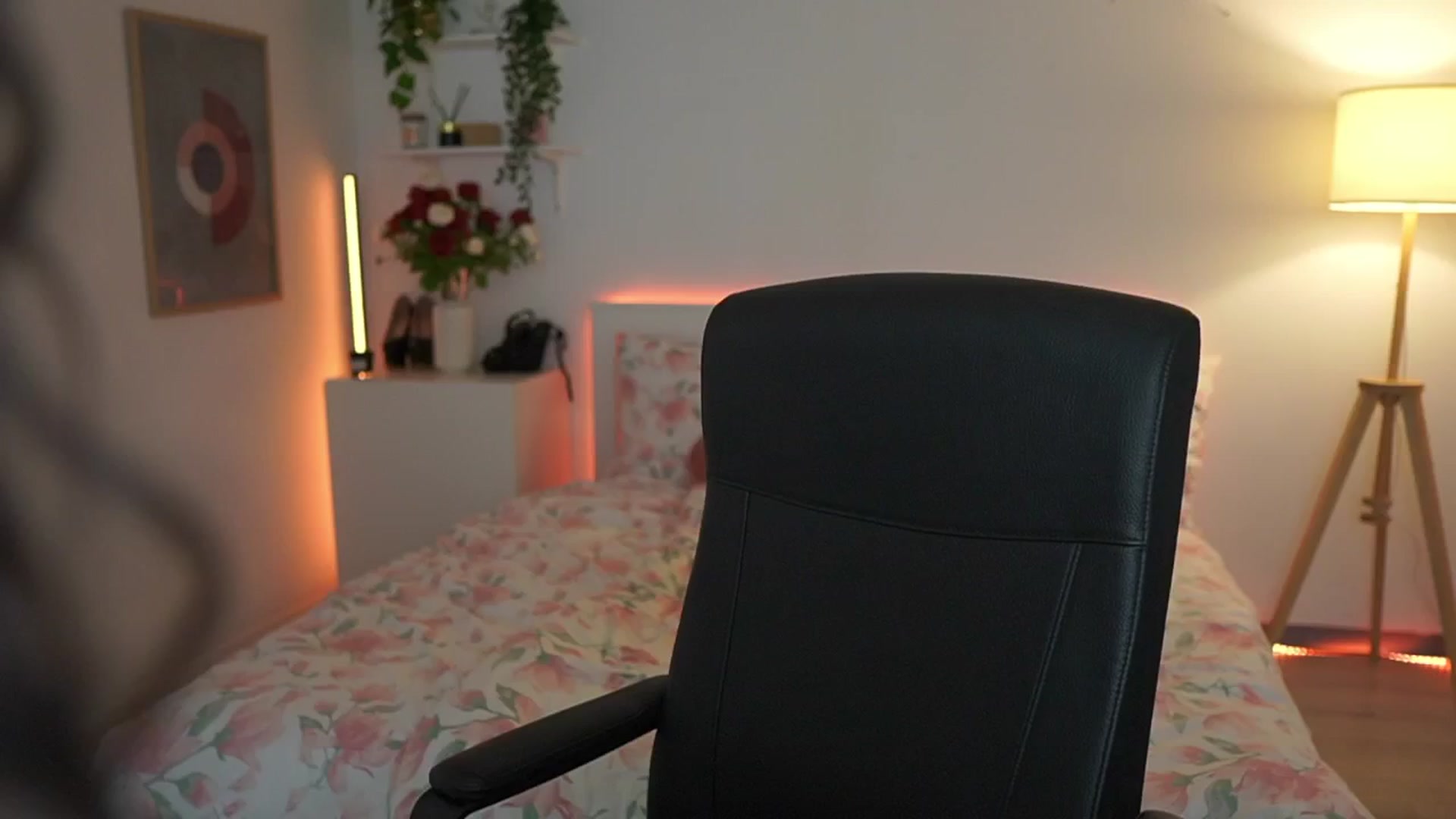 Gallery image thumbnail from Julia_Roca's myfreecams stream on, 03/15/2025, 22:11 image 7 of 20