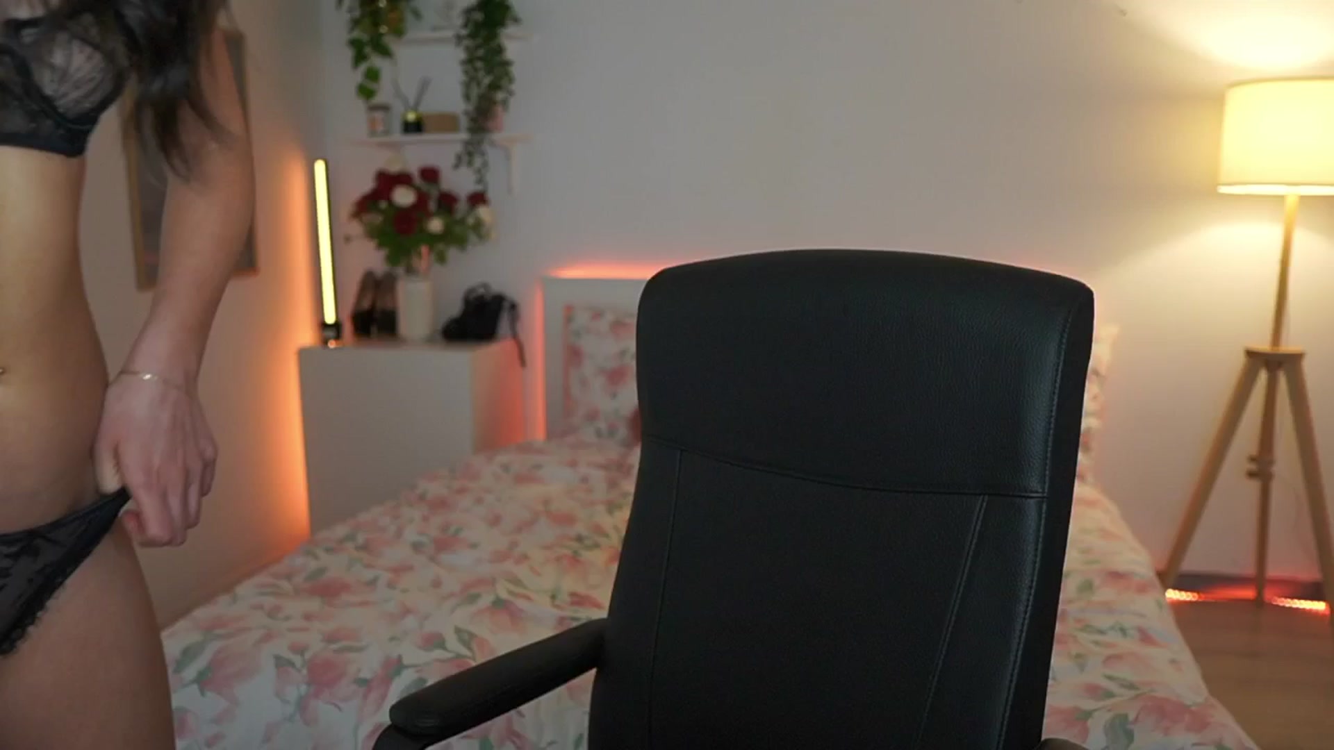 Gallery image thumbnail from Julia_Roca's myfreecams stream on, 03/15/2025, 22:11 image 8 of 20