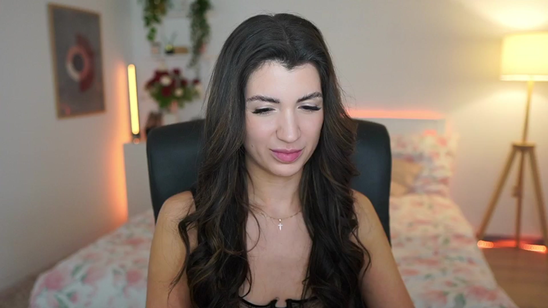 Gallery image thumbnail from Julia_Roca's myfreecams stream on, 03/15/2025, 22:11 image 5 of 20