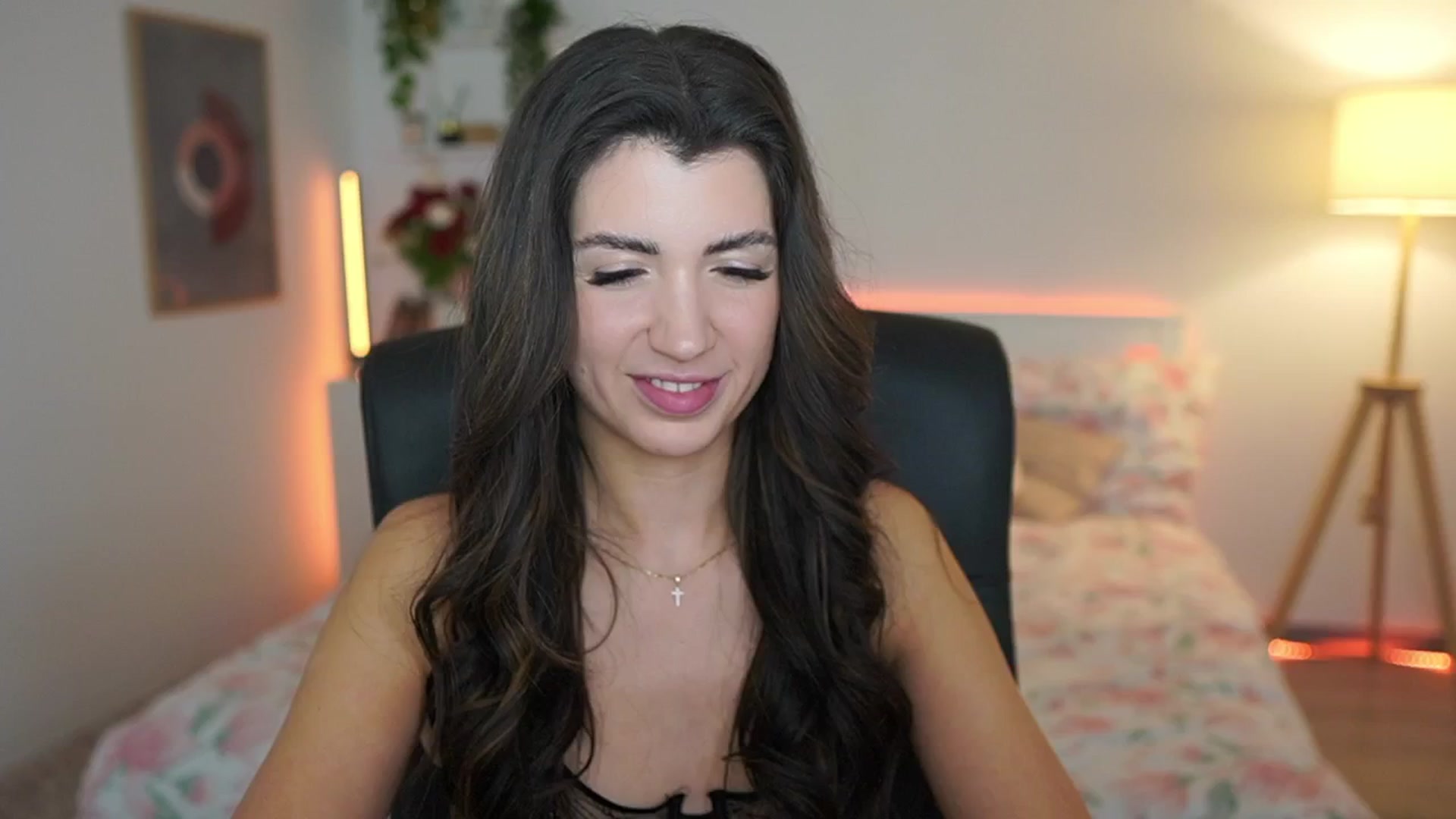 Gallery image thumbnail from Julia_Roca's myfreecams stream on, 03/15/2025, 22:11 image 1 of 20
