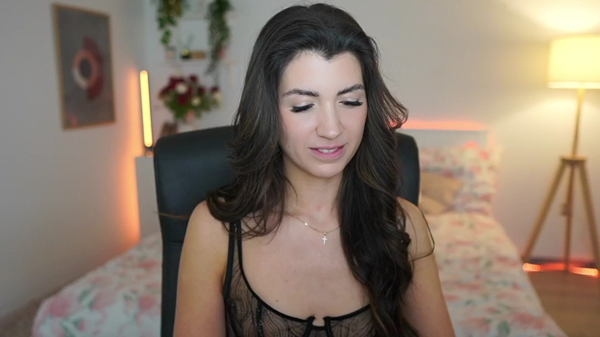 Gallery image thumbnail from Julia_Roca's myfreecams stream on, 03/15/2025, 22:11 image 18 of 20