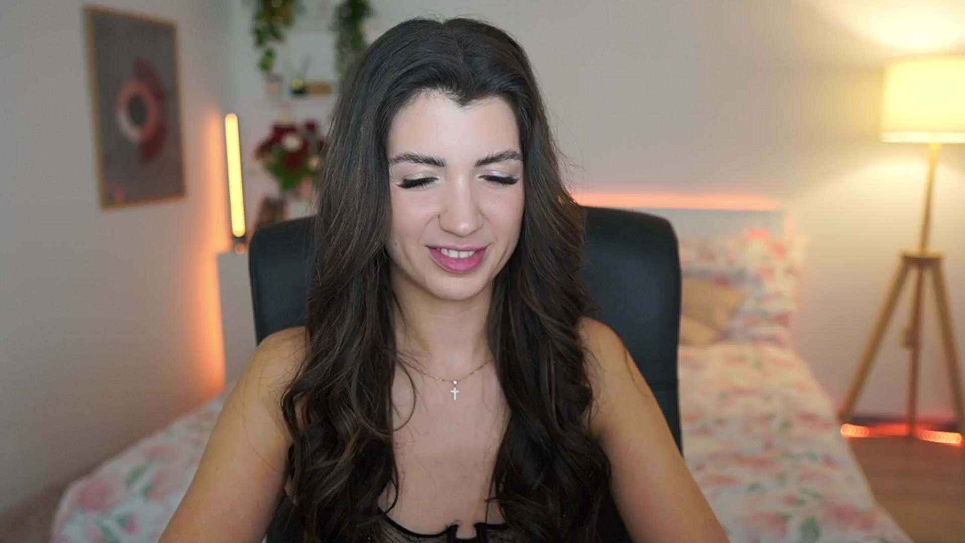 Gallery image thumbnail from Julia_Roca's myfreecams stream on, 03/15/2025, 22:11 image 2 of 20