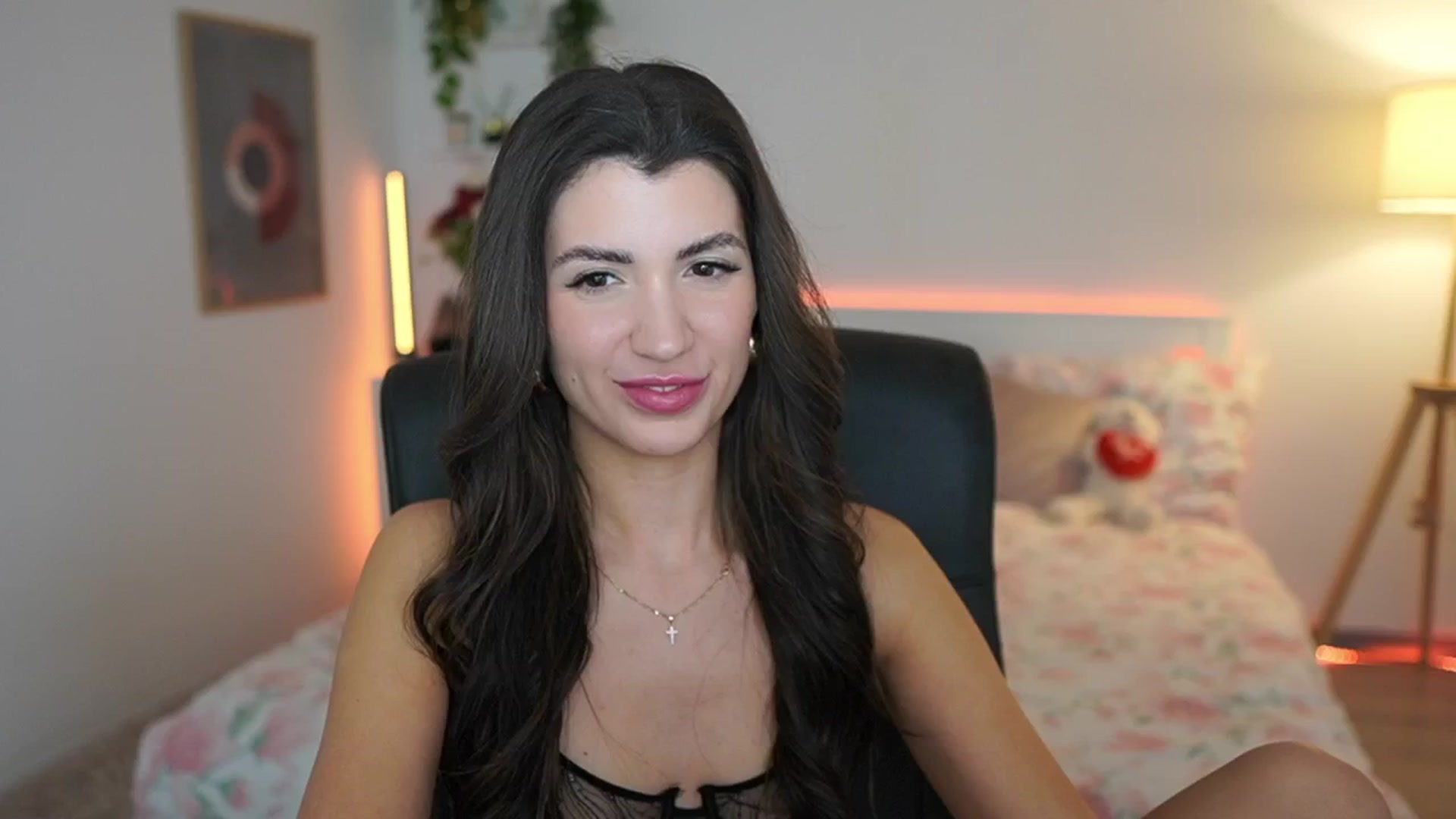 Gallery image thumbnail from Julia_Roca's myfreecams stream on, 03/15/2025, 23:06 image 3 of 20