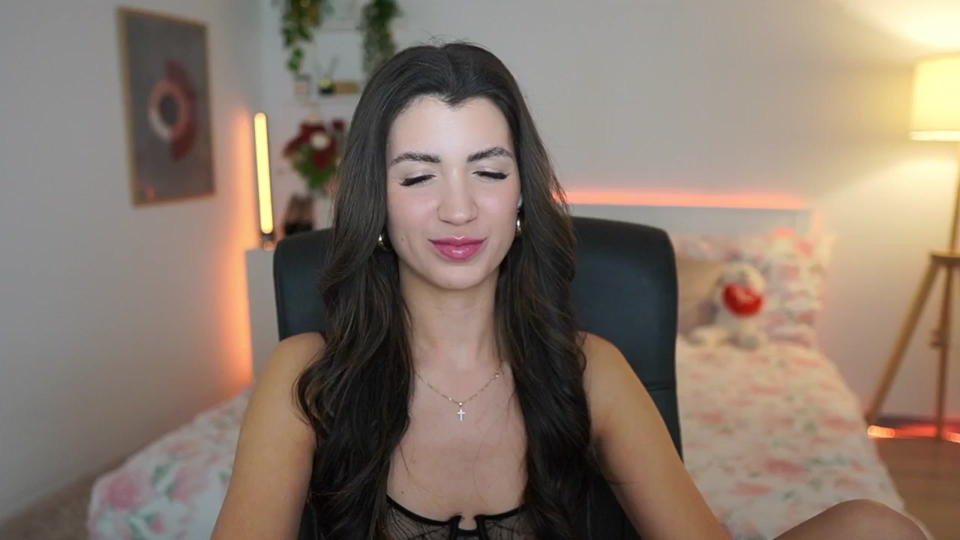 Gallery image thumbnail from Julia_Roca's myfreecams stream on, 03/15/2025, 23:06 image 4 of 20