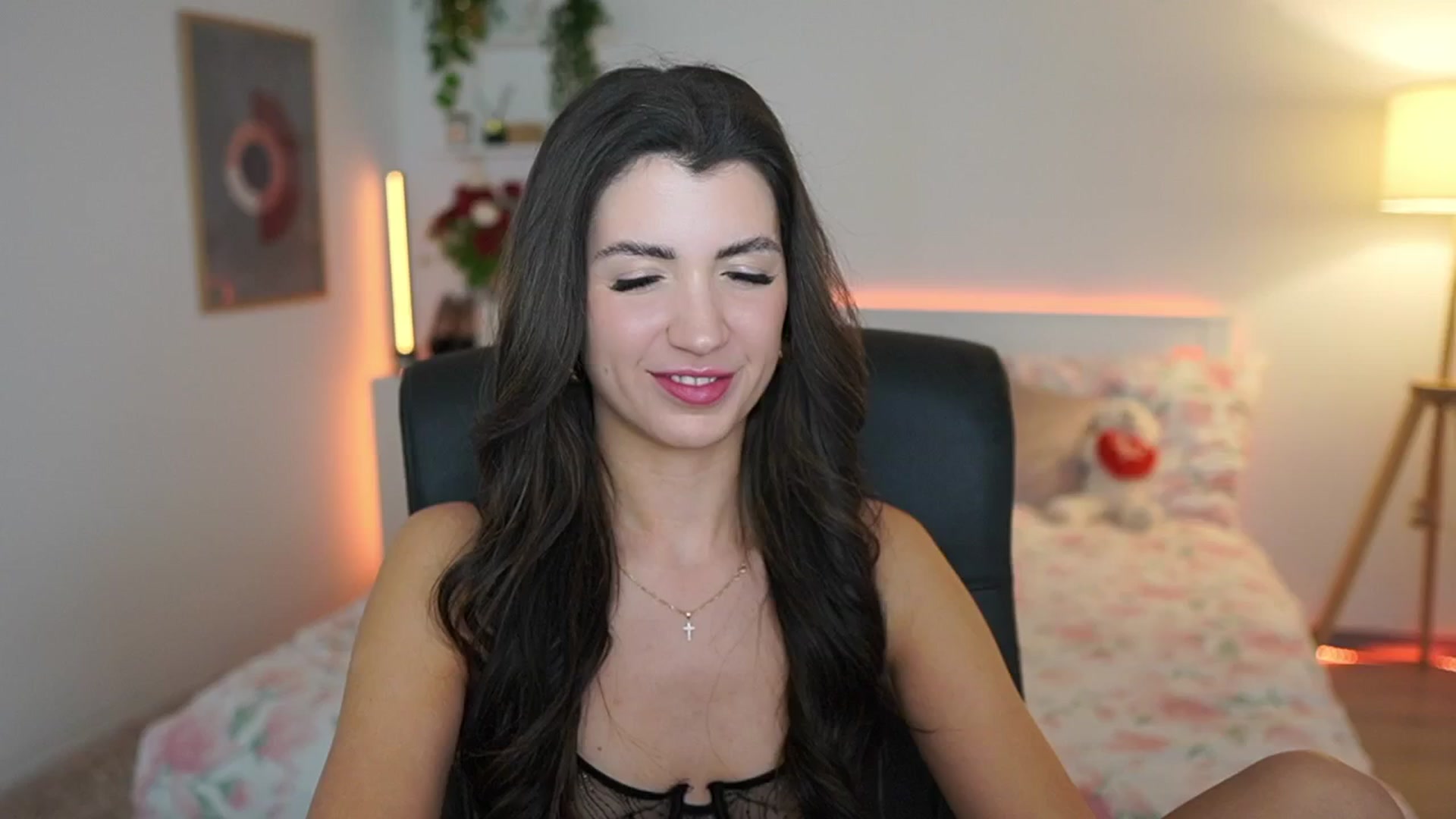 Gallery image thumbnail from Julia_Roca's myfreecams stream on, 03/15/2025, 23:06 image 2 of 20