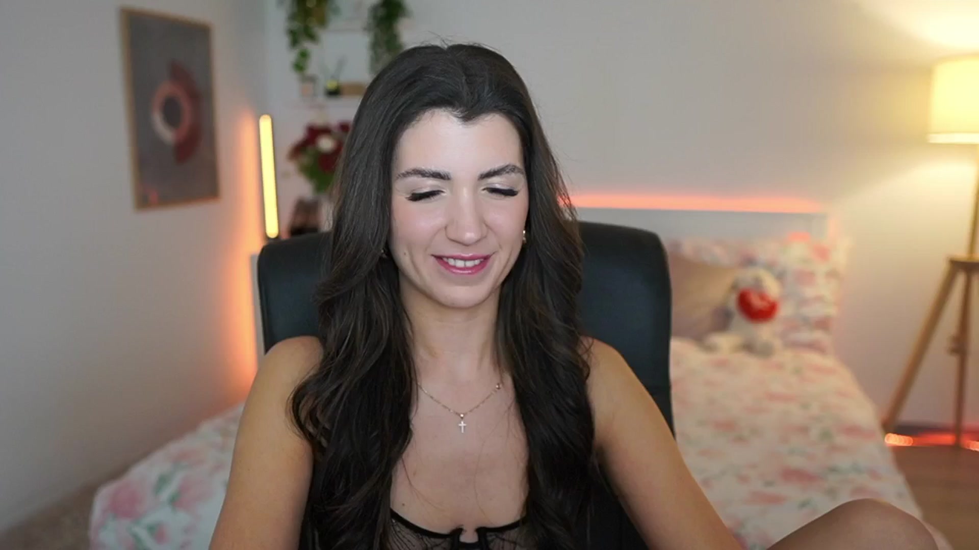 Gallery image thumbnail from Julia_Roca's myfreecams stream on, 03/15/2025, 23:06 image 1 of 20