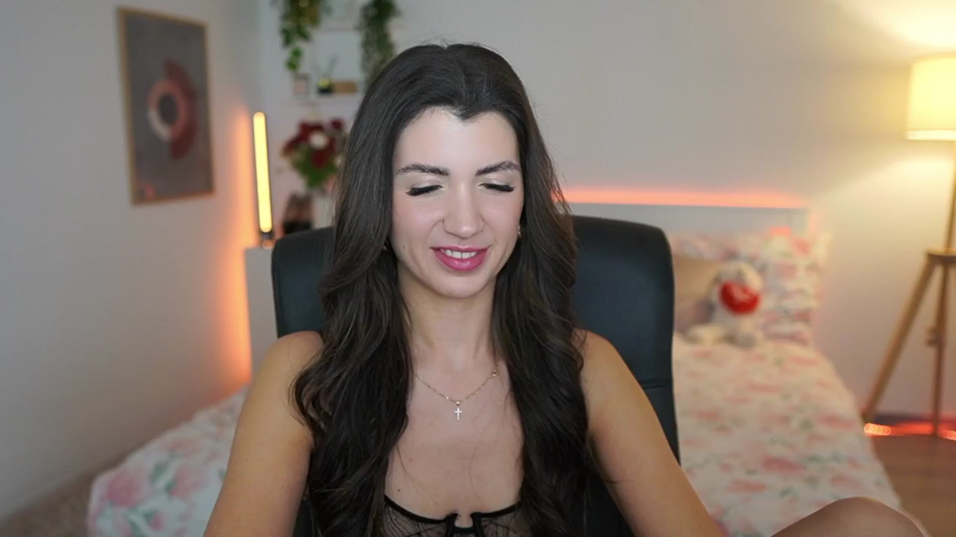 Gallery image thumbnail from Julia_Roca's myfreecams stream on, 03/15/2025, 23:06 image 6 of 20