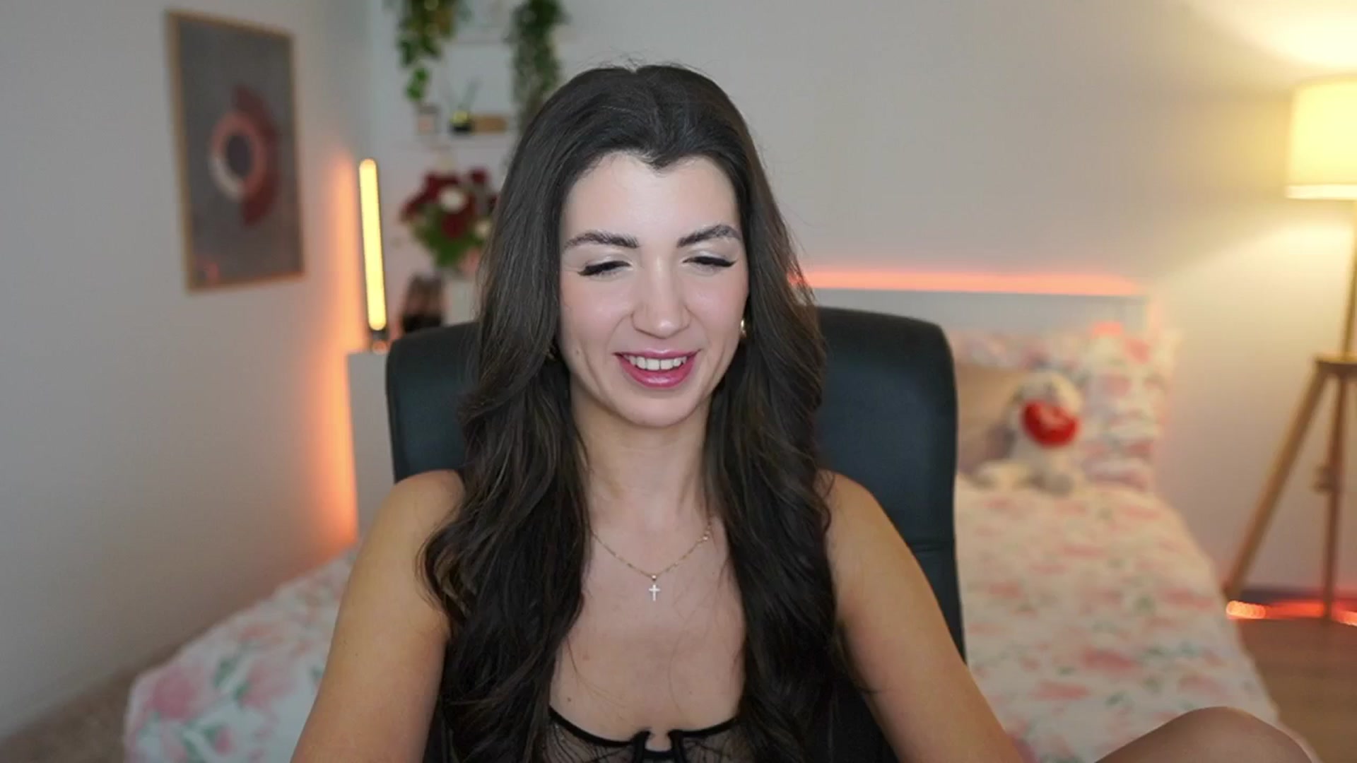 Gallery image thumbnail from Julia_Roca's myfreecams stream on, 03/15/2025, 23:06 image 7 of 20