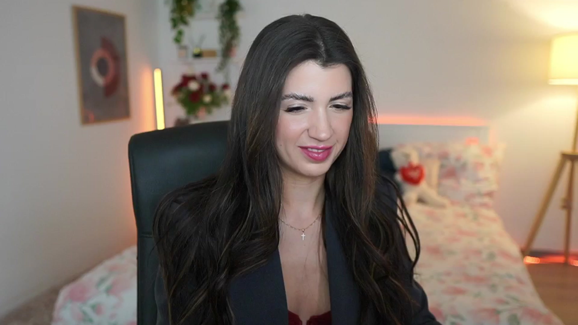 Gallery image thumbnail from Julia_Roca's myfreecams stream on, 03/16/2025, 22:07 image 11 of 20