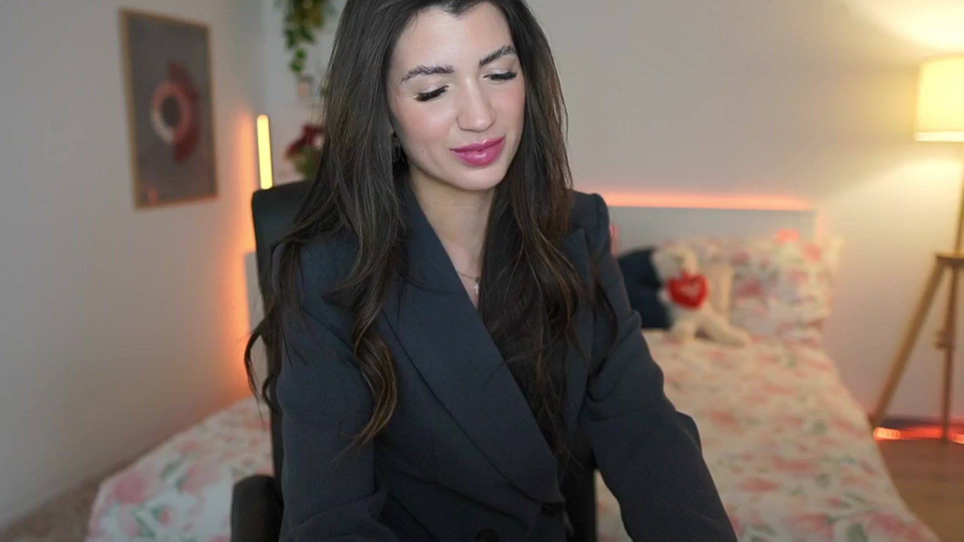 Gallery image thumbnail from Julia_Roca's myfreecams stream on, 03/16/2025, 22:07 image 17 of 20