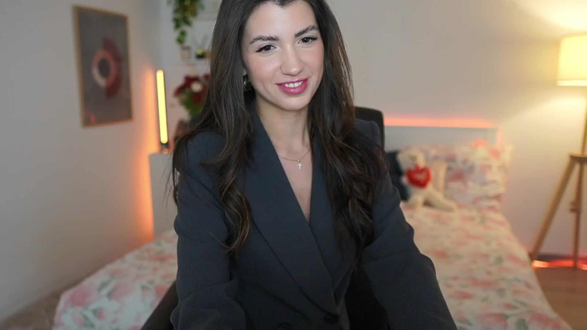 Gallery image thumbnail from Julia_Roca's myfreecams stream on, 03/16/2025, 22:07 image 18 of 20