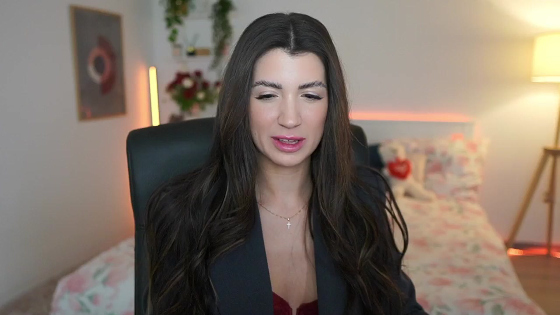 Gallery image thumbnail from Julia_Roca's myfreecams stream on, 03/16/2025, 22:07 image 10 of 20