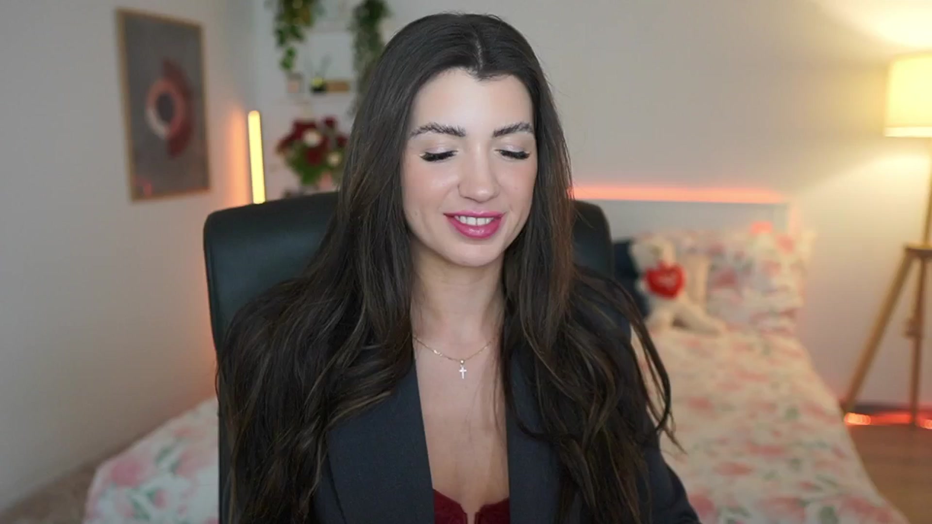 Gallery image thumbnail from Julia_Roca's myfreecams stream on, 03/16/2025, 22:07 image 2 of 20