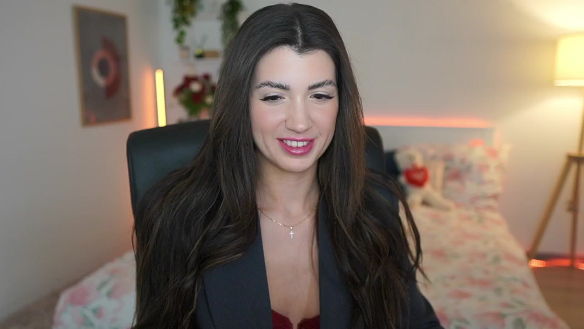 Gallery image thumbnail from Julia_Roca's myfreecams stream on, 03/16/2025, 22:07 image 1 of 20