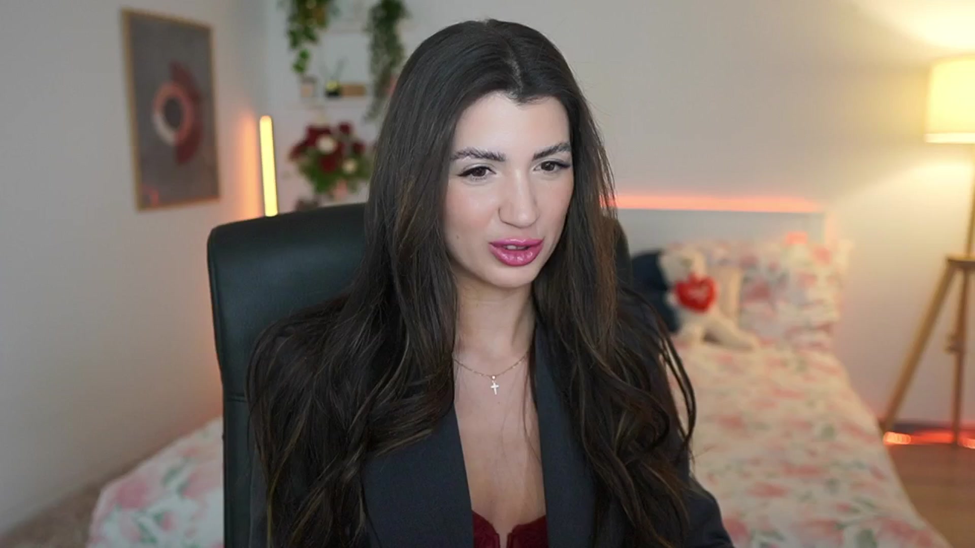 Gallery image thumbnail from Julia_Roca's myfreecams stream on, 03/16/2025, 22:07 image 6 of 20