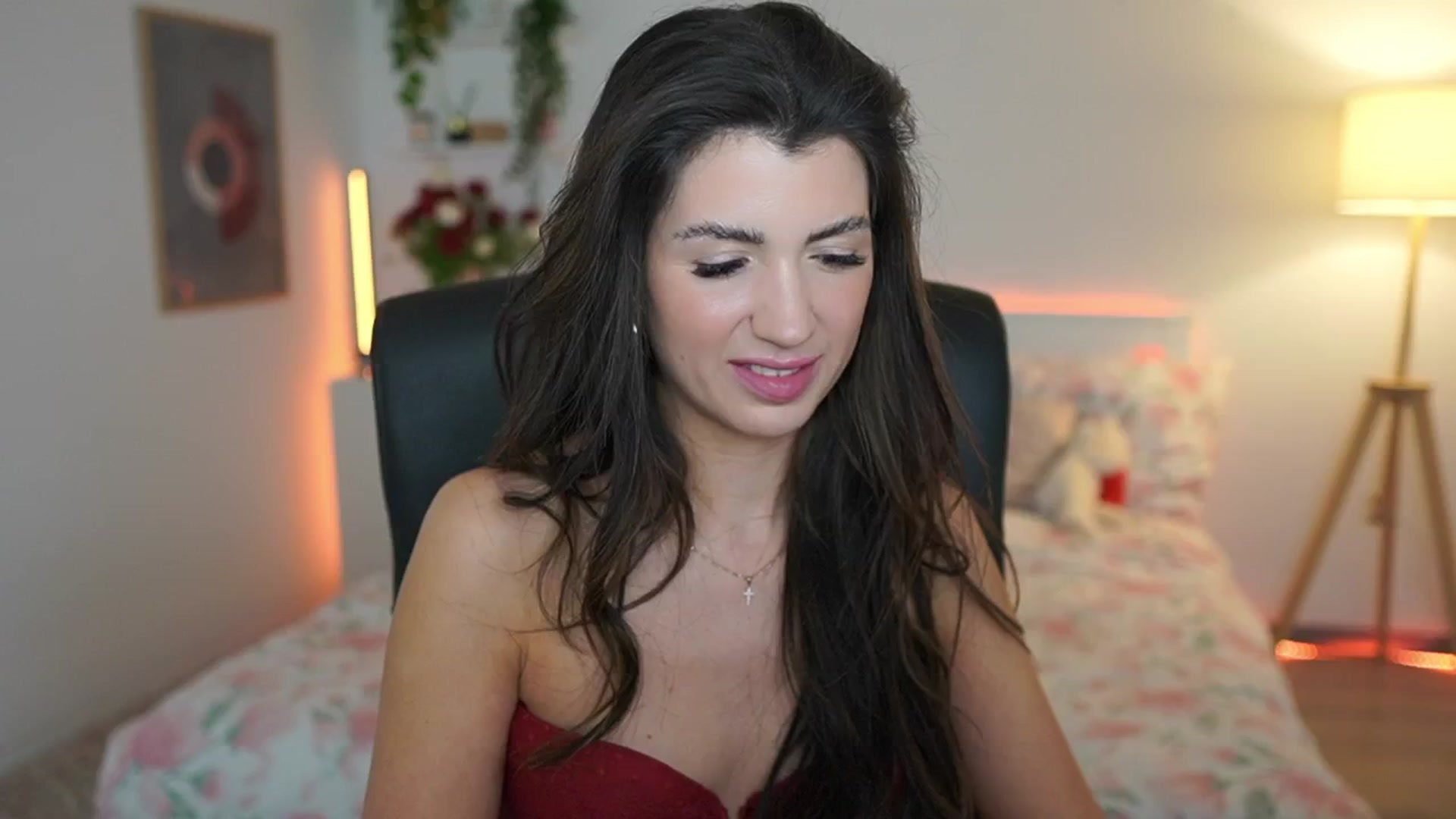 Gallery image thumbnail from Julia_Roca's myfreecams stream on, 03/17/2025, 24:20 image 20 of 20