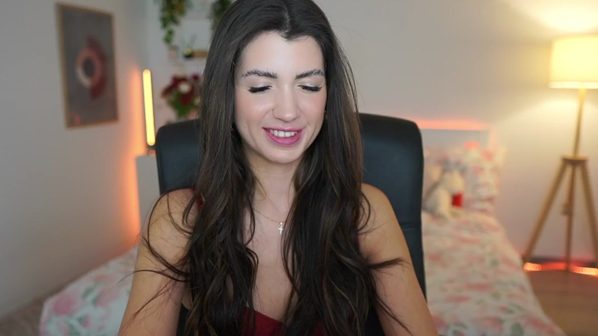 Gallery image thumbnail from Julia_Roca's myfreecams stream on, 03/17/2025, 24:20 image 13 of 20