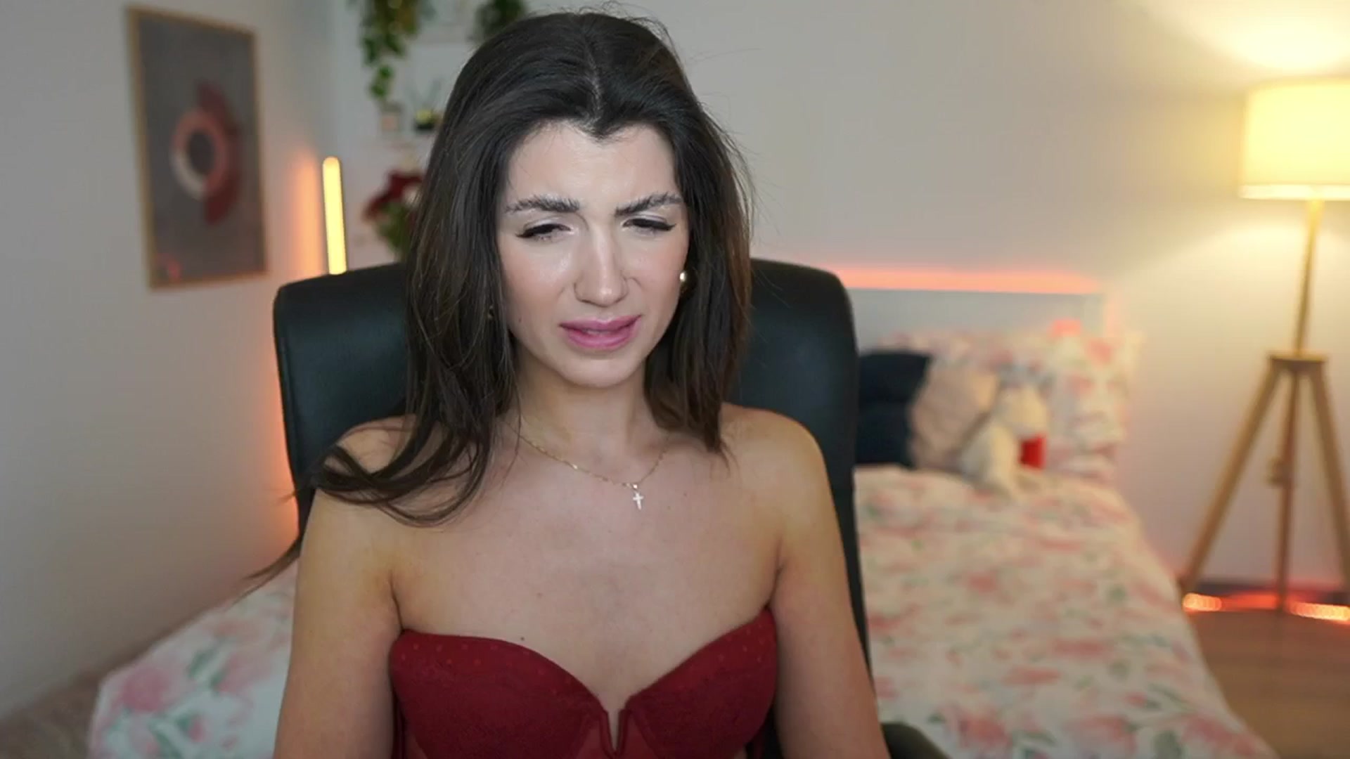 Gallery image thumbnail from Julia_Roca's myfreecams stream on, 03/17/2025, 24:20 image 17 of 20