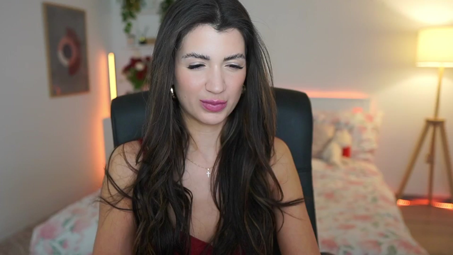 Gallery image thumbnail from Julia_Roca's myfreecams stream on, 03/17/2025, 24:20 image 12 of 20