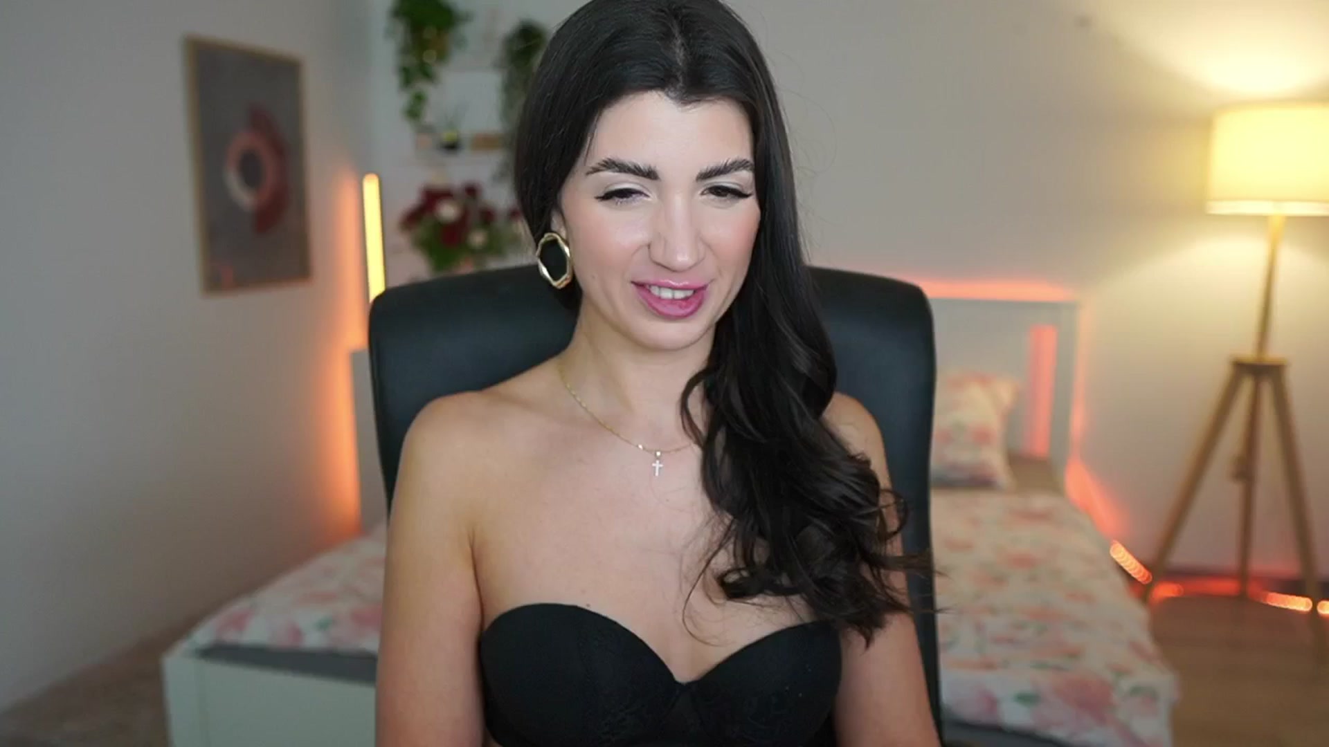 Gallery image thumbnail from Julia_Roca's myfreecams stream on, 03/20/2025, 22:50 image 7 of 20