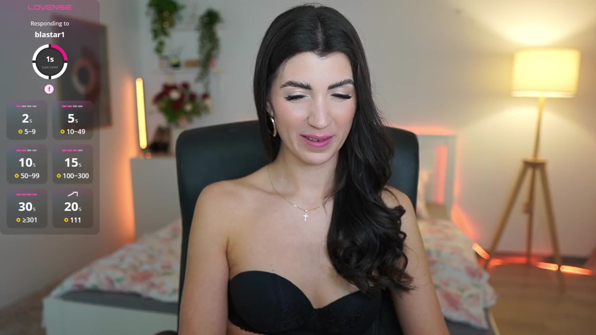 Gallery image thumbnail from Julia_Roca's myfreecams stream on, 03/20/2025, 22:50 image 14 of 20