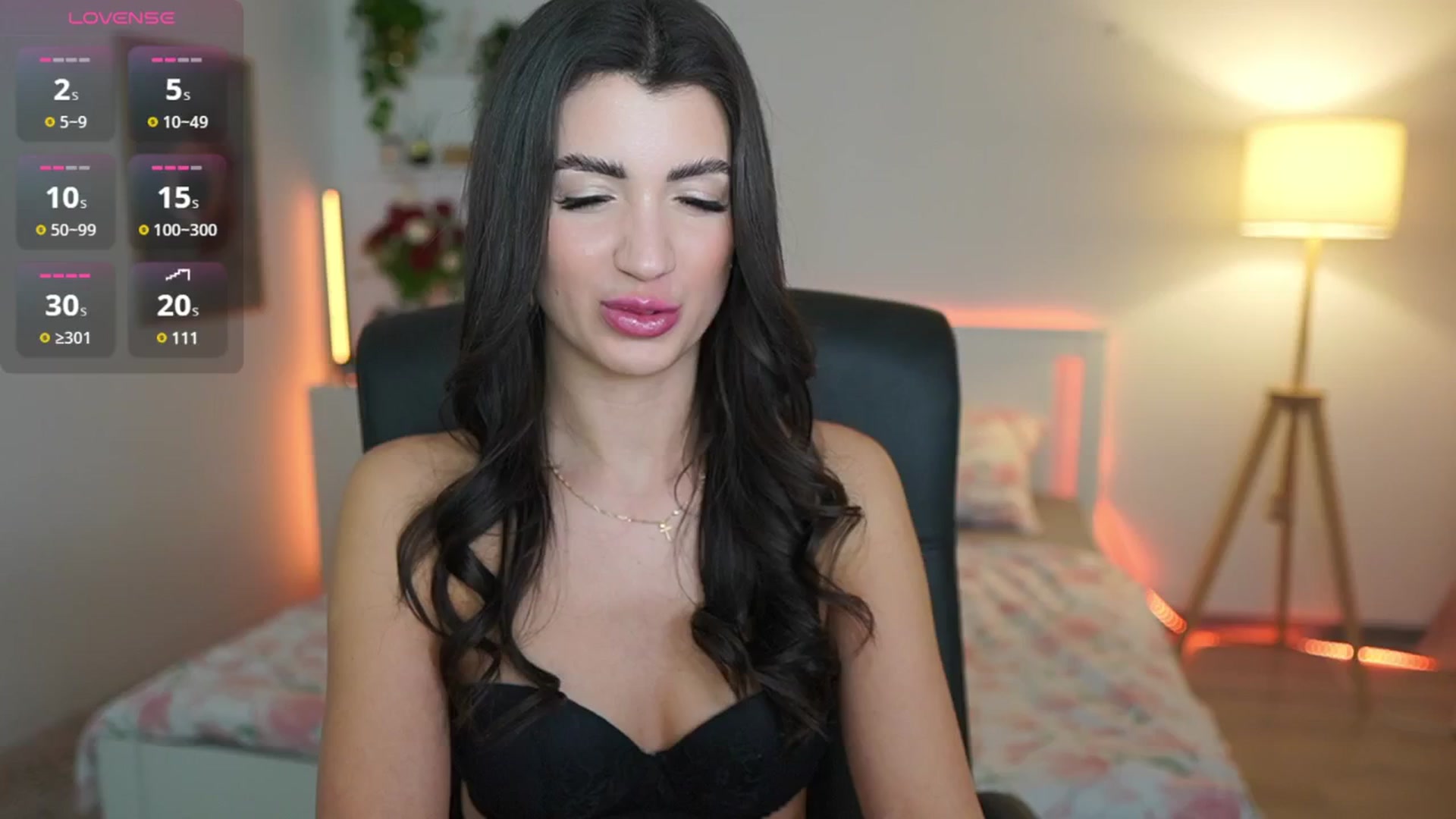 Gallery image thumbnail from Julia_Roca's myfreecams stream on, 03/21/2025, 24:31 image 2 of 20