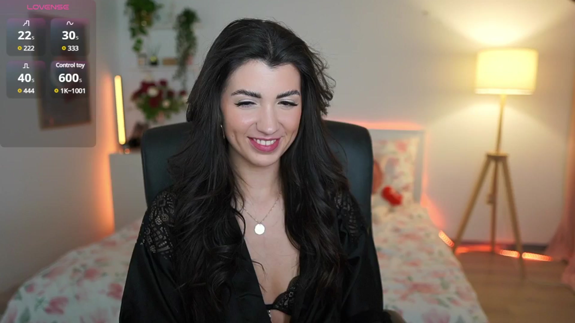 Gallery image thumbnail from Julia_Roca's myfreecams stream on, 03/22/2025, 24:15 image 17 of 20