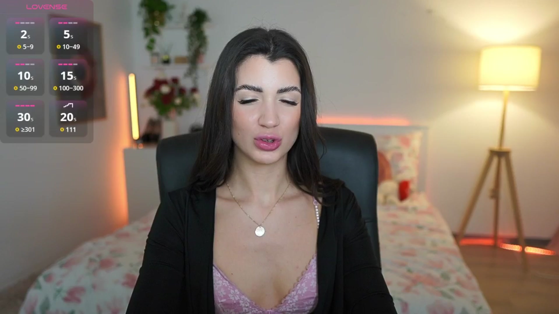 Gallery image thumbnail from Julia_Roca's myfreecams stream on, 03/22/2025, 21:12 image 15 of 20
