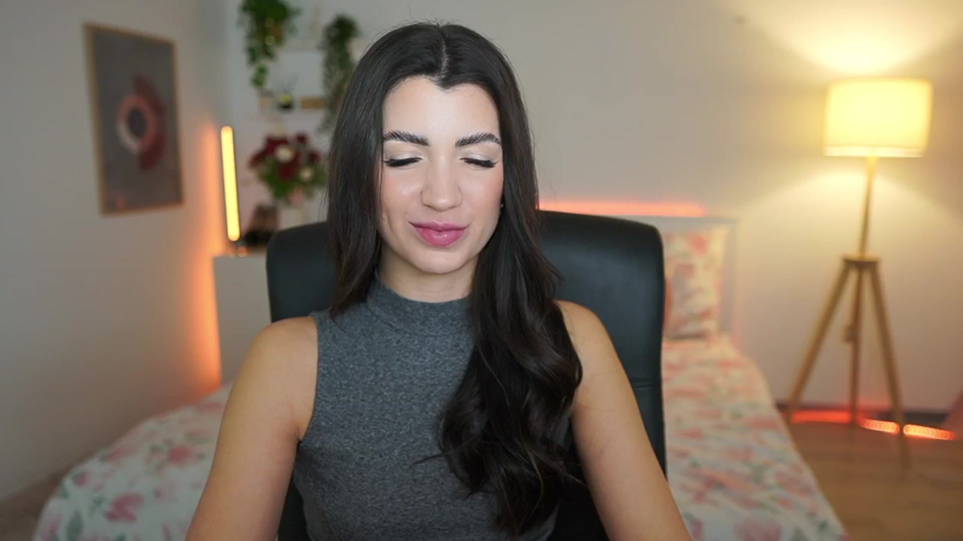 Gallery image thumbnail from Julia_Roca's myfreecams stream on, 03/22/2025, 21:50 image 13 of 20