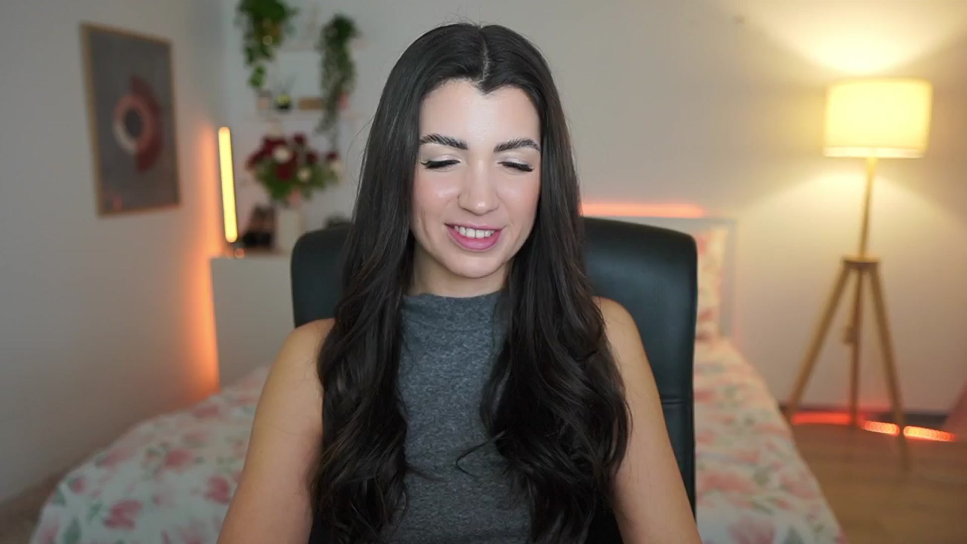 Gallery image thumbnail from Julia_Roca's myfreecams stream on, 03/22/2025, 23:27 image 16 of 20