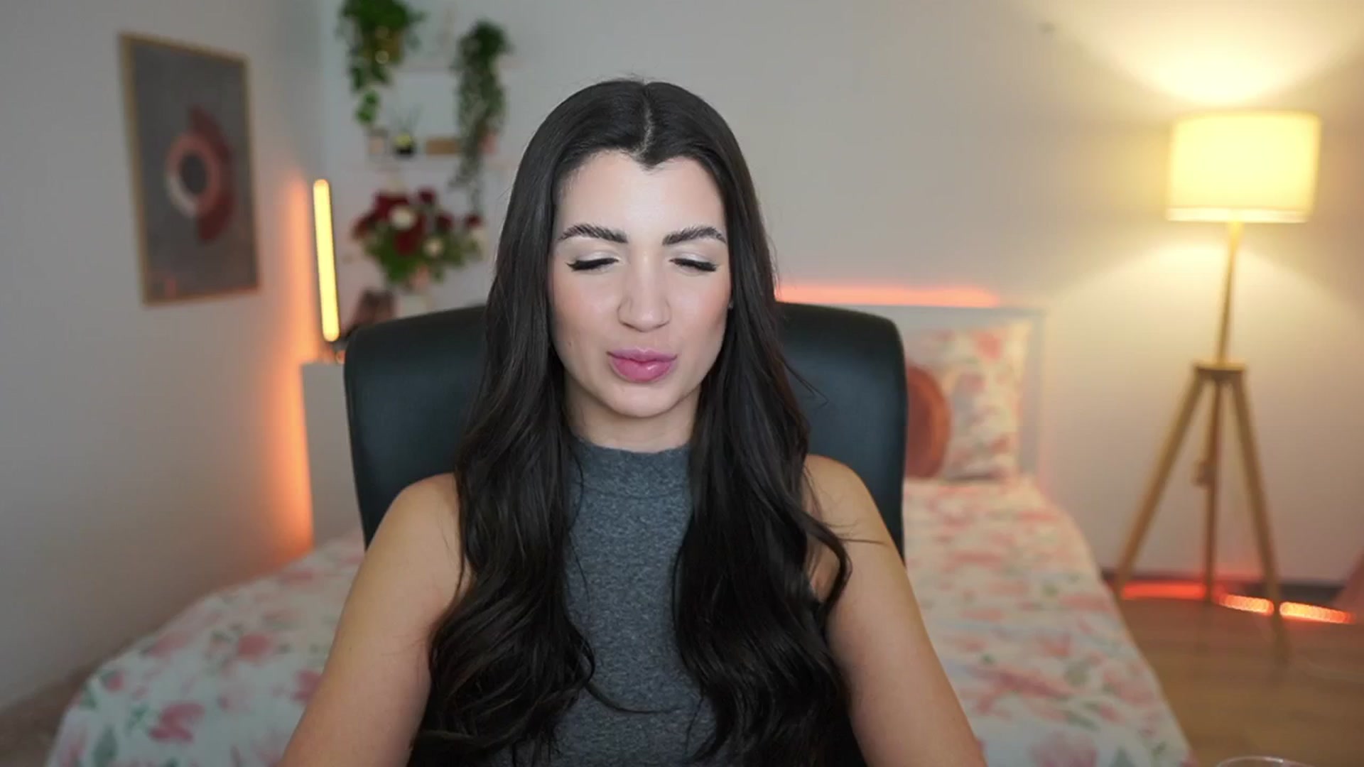 Gallery image thumbnail from Julia_Roca's myfreecams stream on, 03/22/2025, 23:27 image 1 of 20