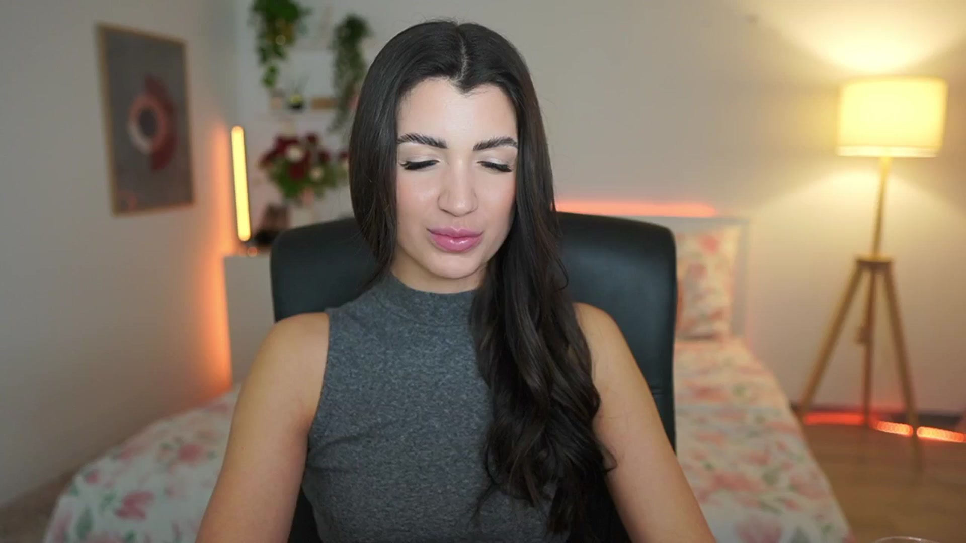 Gallery image thumbnail from Julia_Roca's myfreecams stream on, 03/22/2025, 23:27 image 10 of 20
