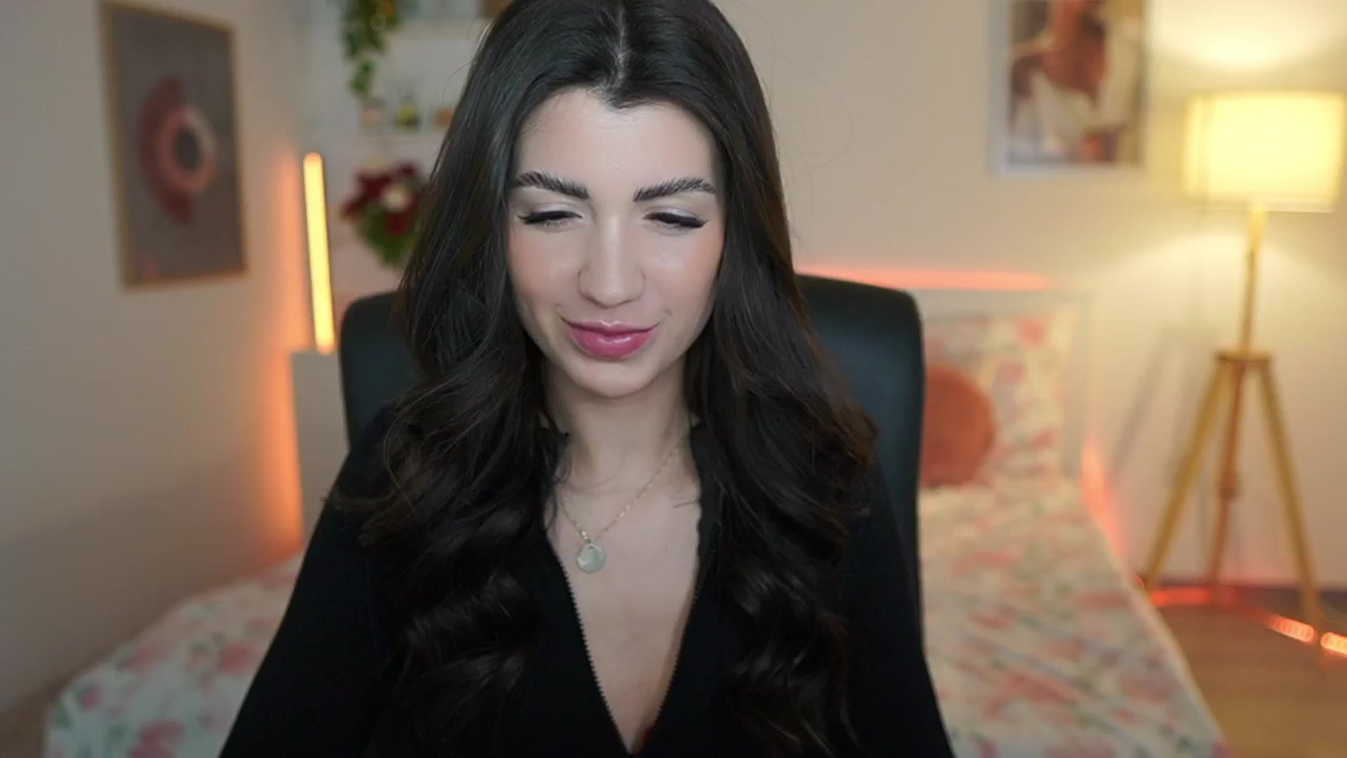 Gallery image thumbnail from Julia_Roca's myfreecams stream on, 03/23/2025, 20:16 image 9 of 20
