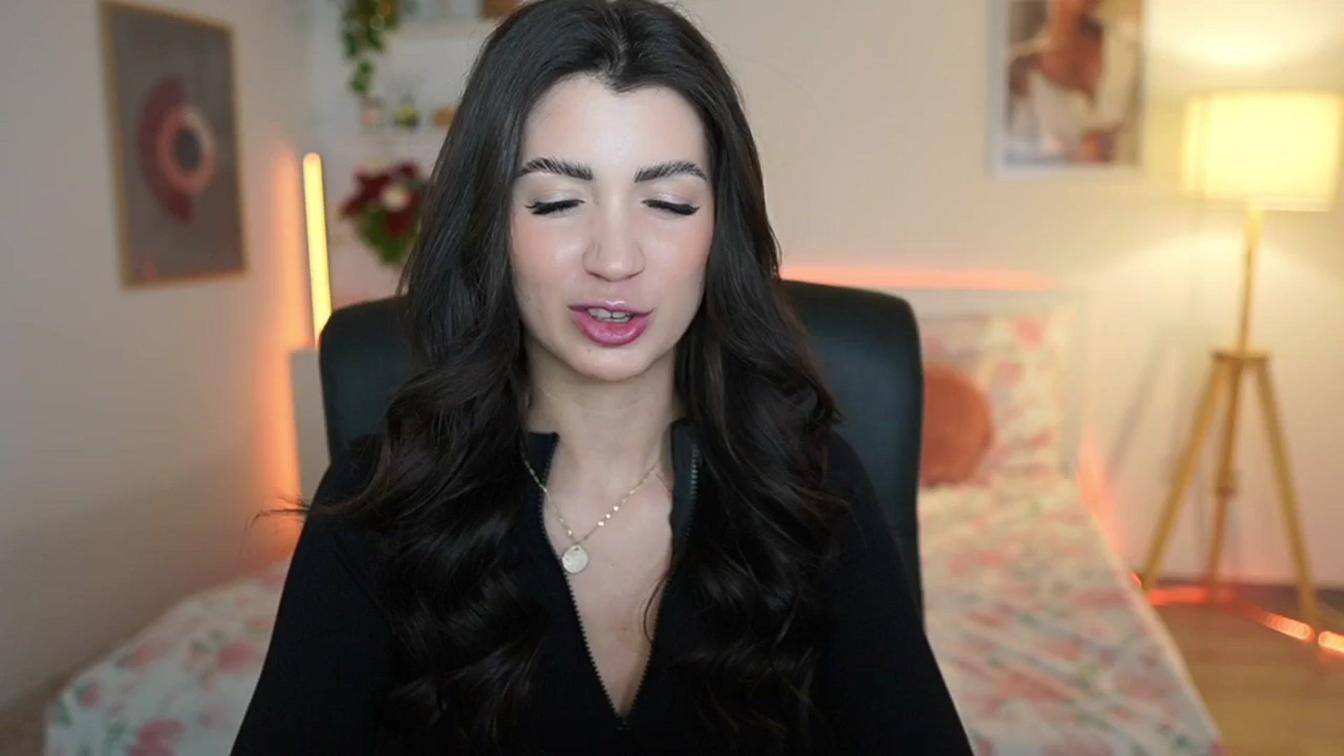 Gallery image thumbnail from Julia_Roca's myfreecams stream on, 03/23/2025, 20:16 image 8 of 20
