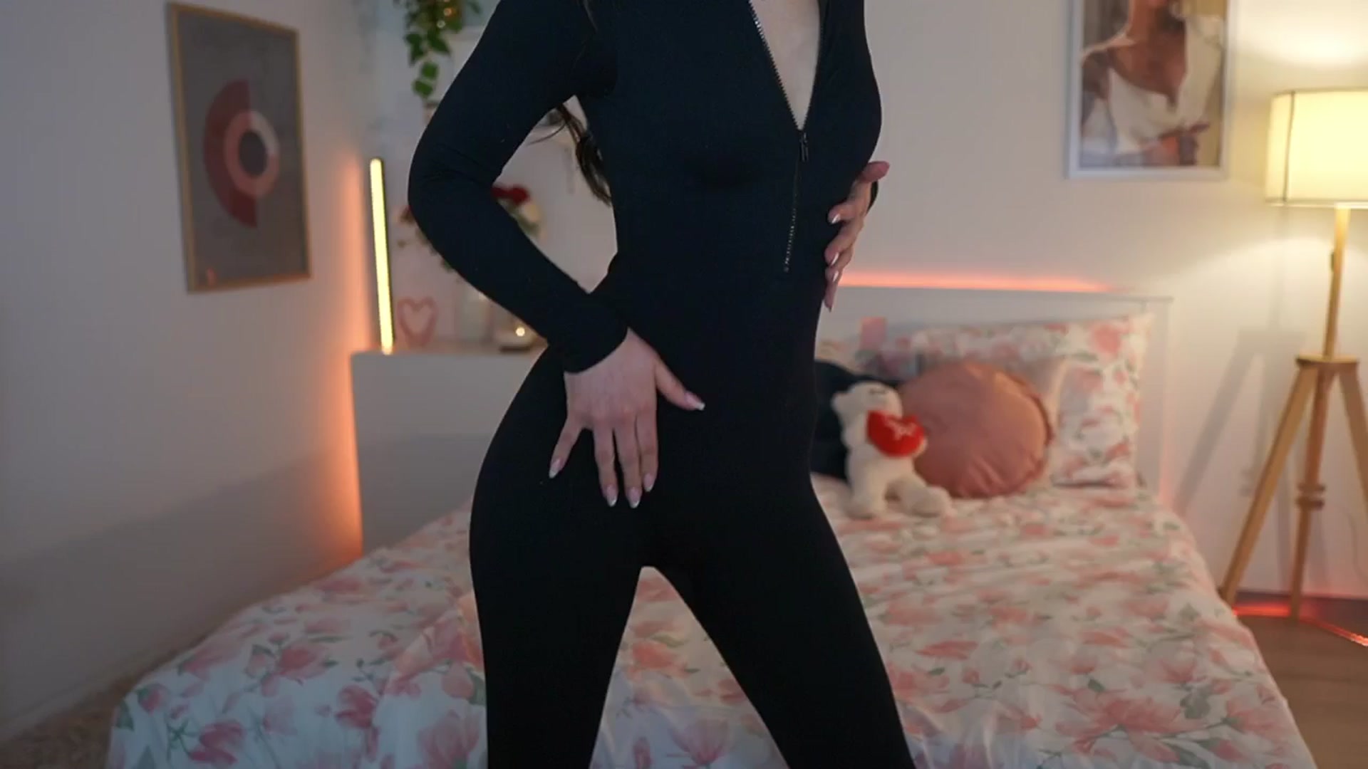 Gallery image thumbnail from Julia_Roca's myfreecams stream on, 03/23/2025, 23:53 image 1 of 20
