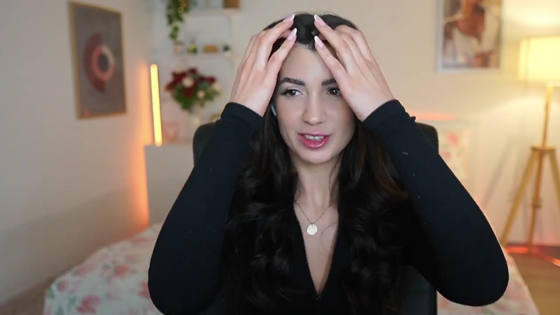 Gallery image thumbnail from Julia_Roca's myfreecams stream on, 03/23/2025, 23:53 image 4 of 20