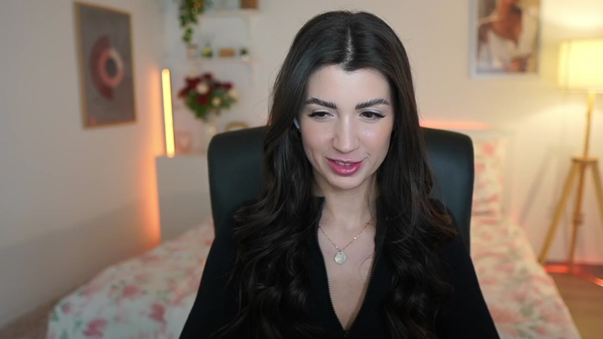 Gallery image thumbnail from Julia_Roca's myfreecams stream on, 03/23/2025, 23:53 image 2 of 20