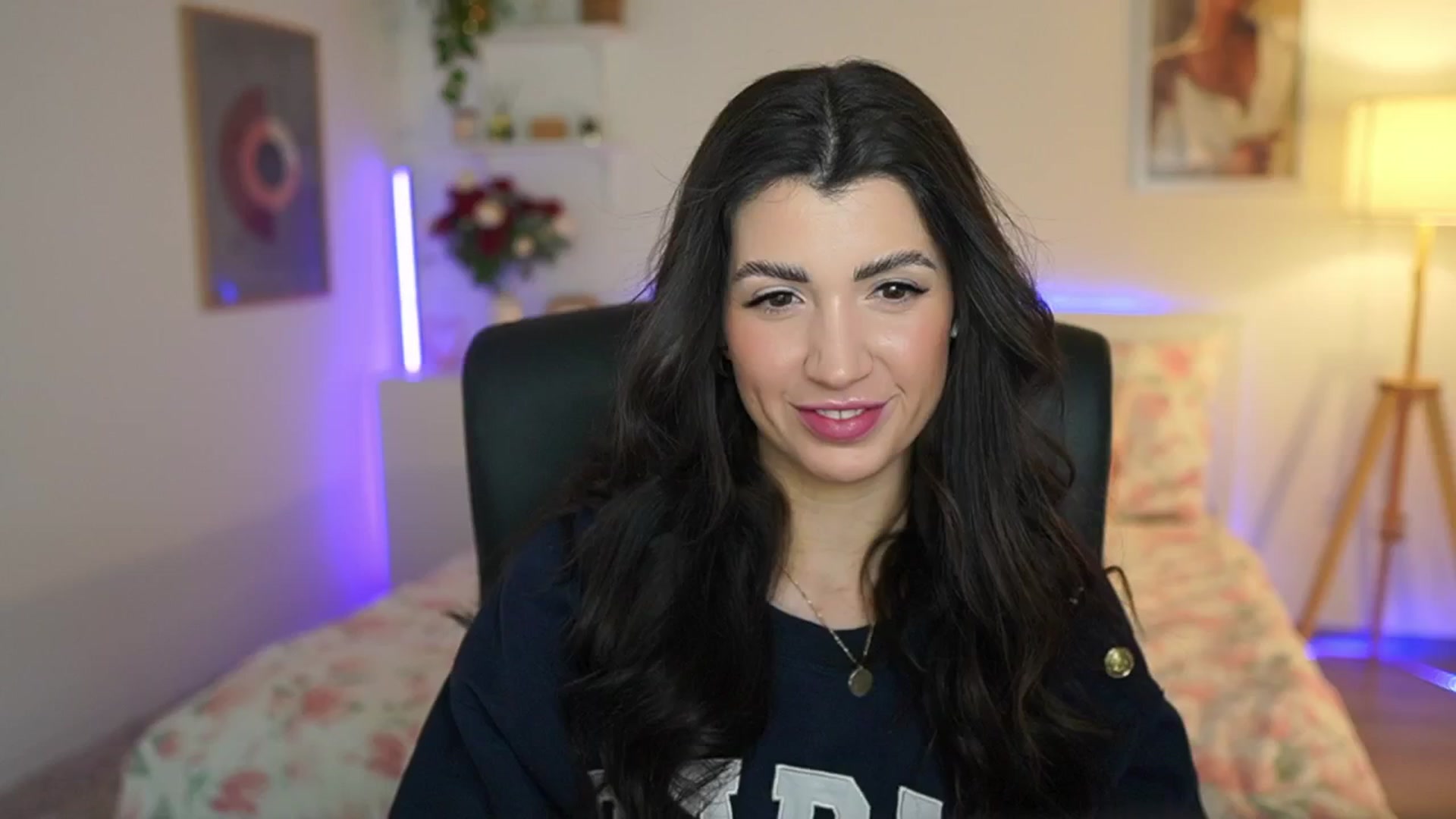 Gallery image thumbnail from Julia_Roca's myfreecams stream on, 03/24/2025, 20:16 image 1 of 20